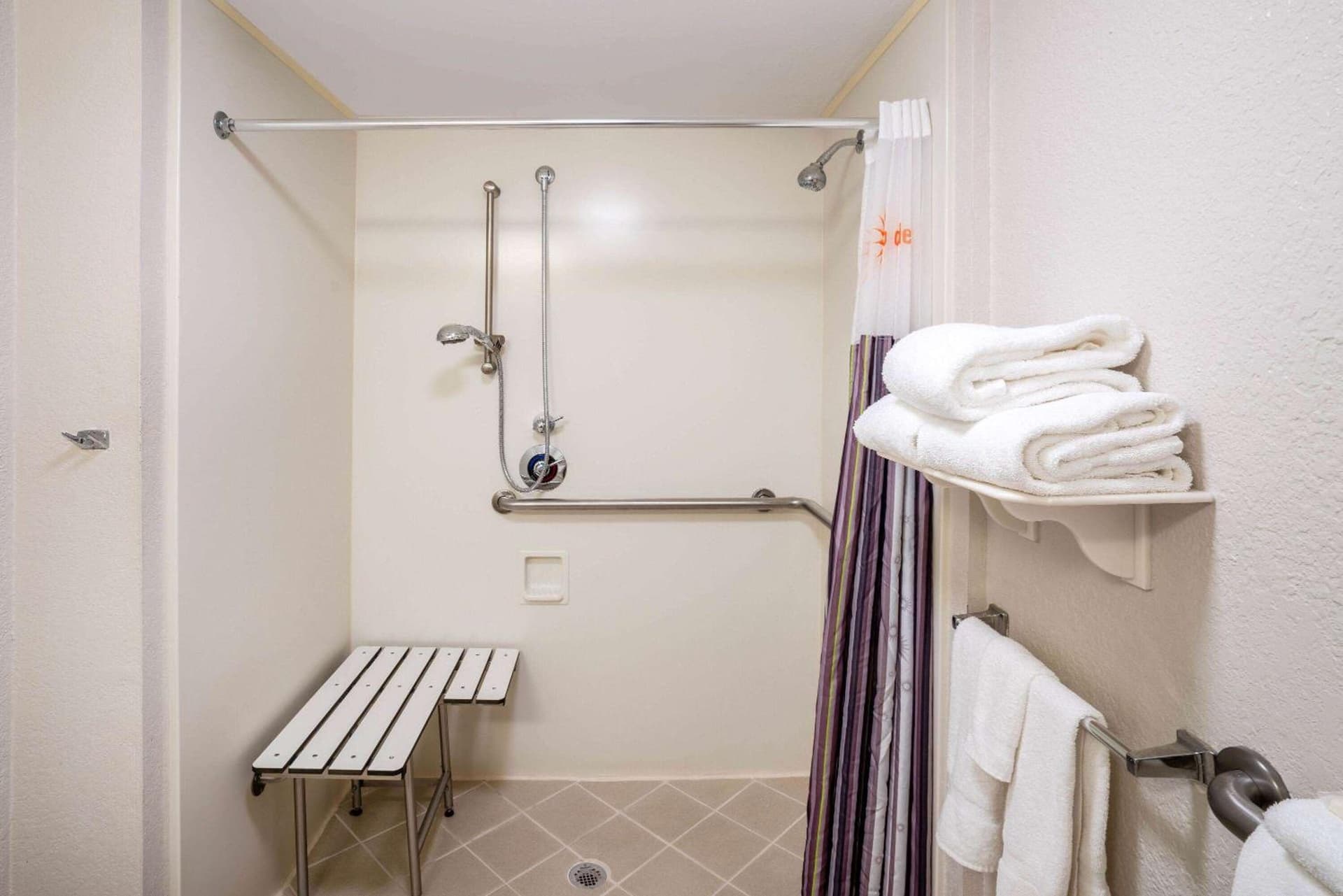 La Quinta by Wyndham Nashville Airport/Opryland gallery photo in Nashville, TN — image 56