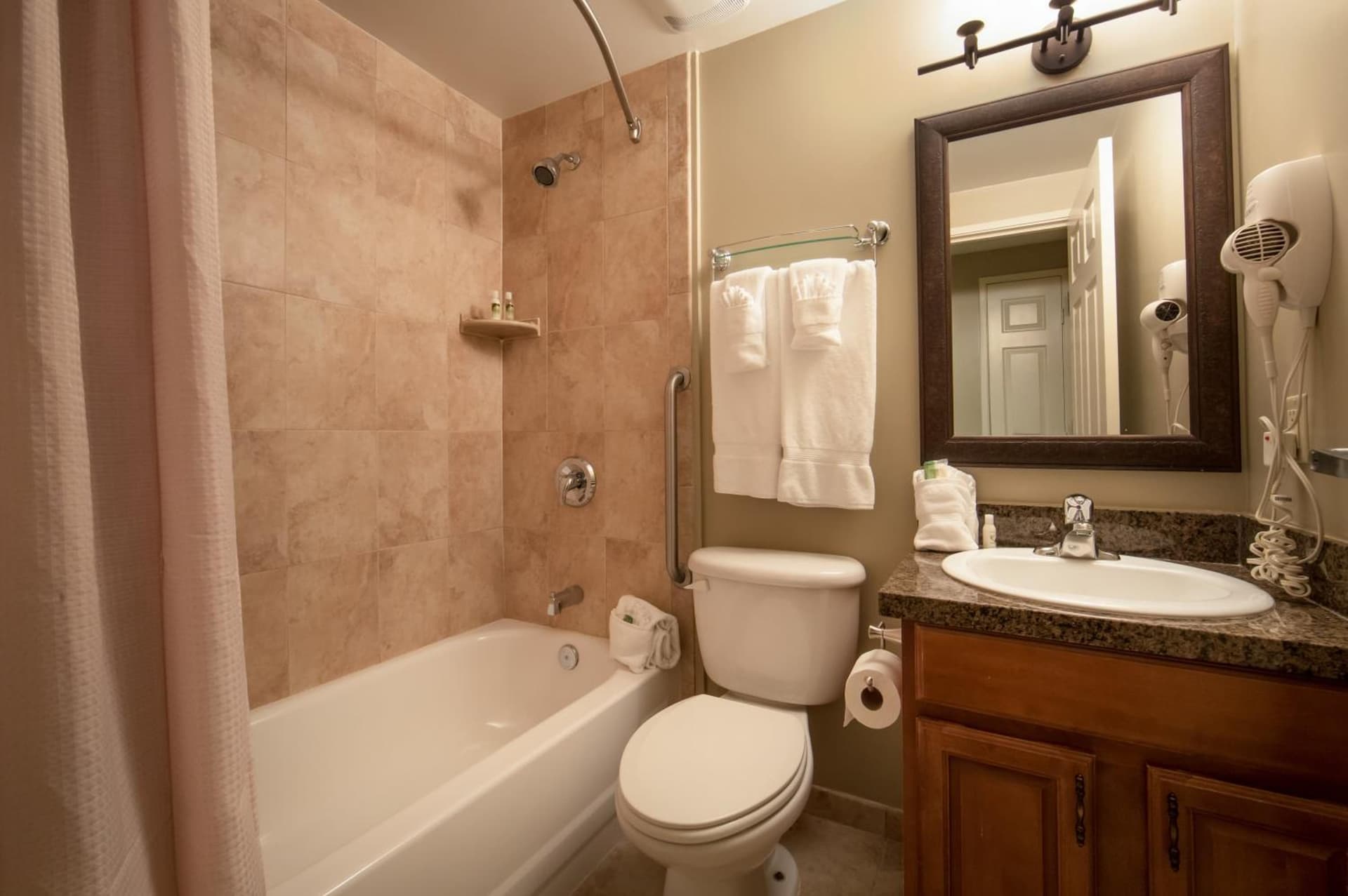 Holiday Inn Club Vacations Mount Ascutney Resort gallery photo in Brownsville — image 37