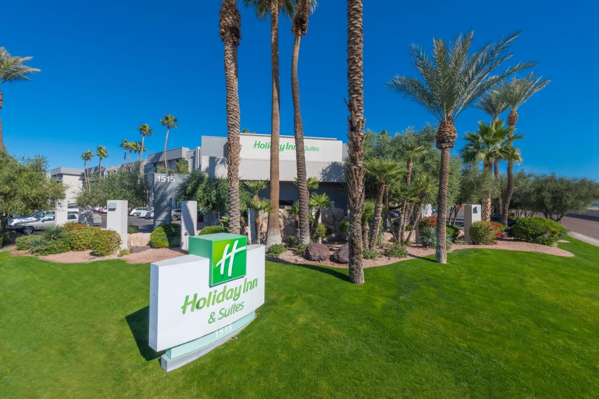 Holiday Inn and Suites Phoenix Airport North by IHG — hotel in Phoenix, Arizona