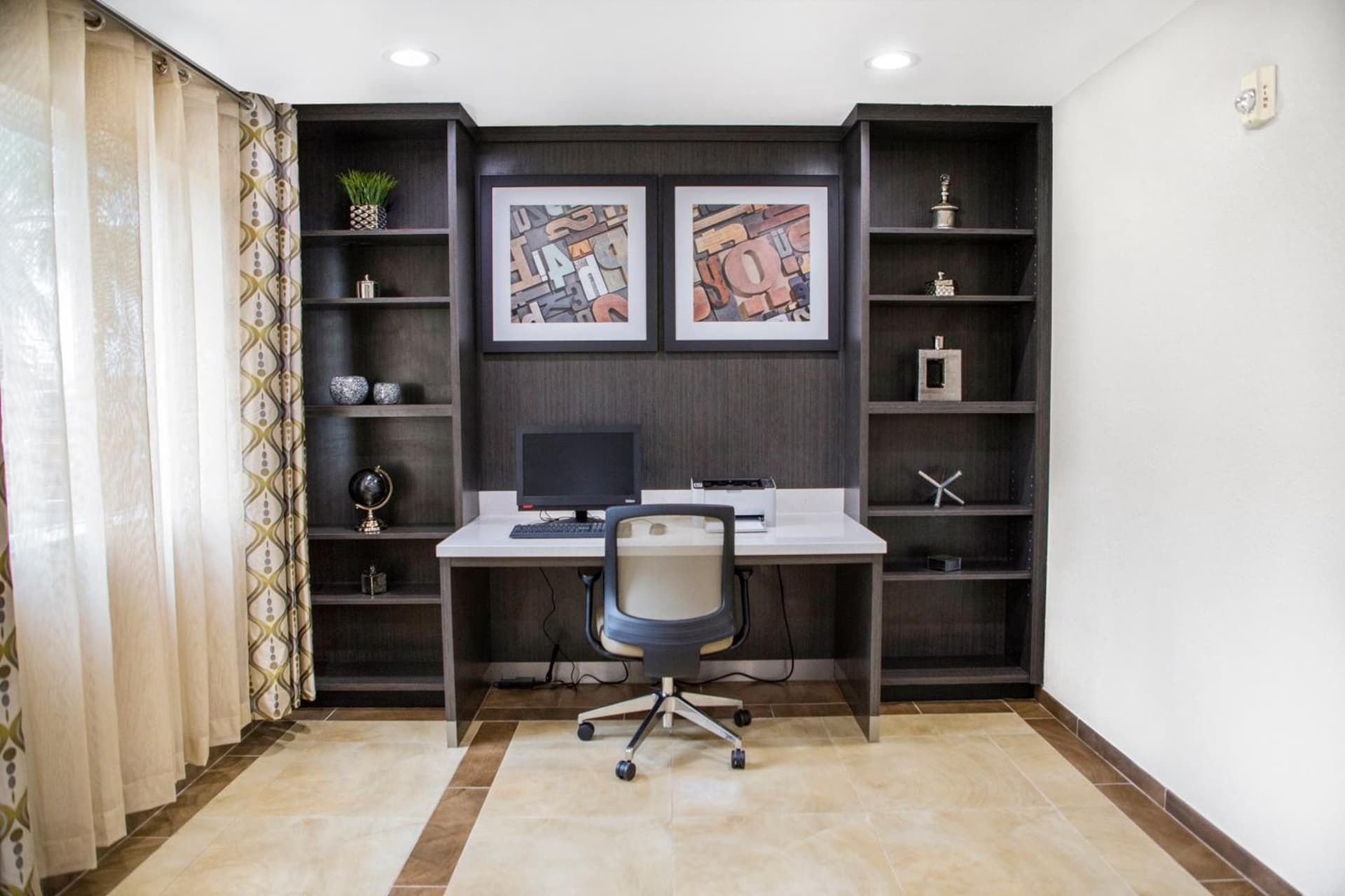 Candlewood Suites - Grand Prairie - Arlington by IHG interior in Grand Prairie, TX — gallery photo 2