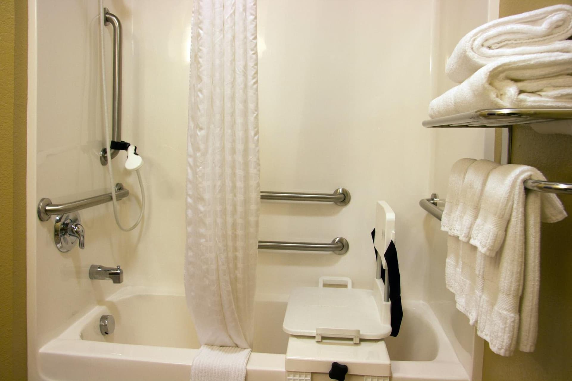 Candlewood Suites Champaign-Urbana University Area by IHG gallery photo in Champaign, IL — image 6