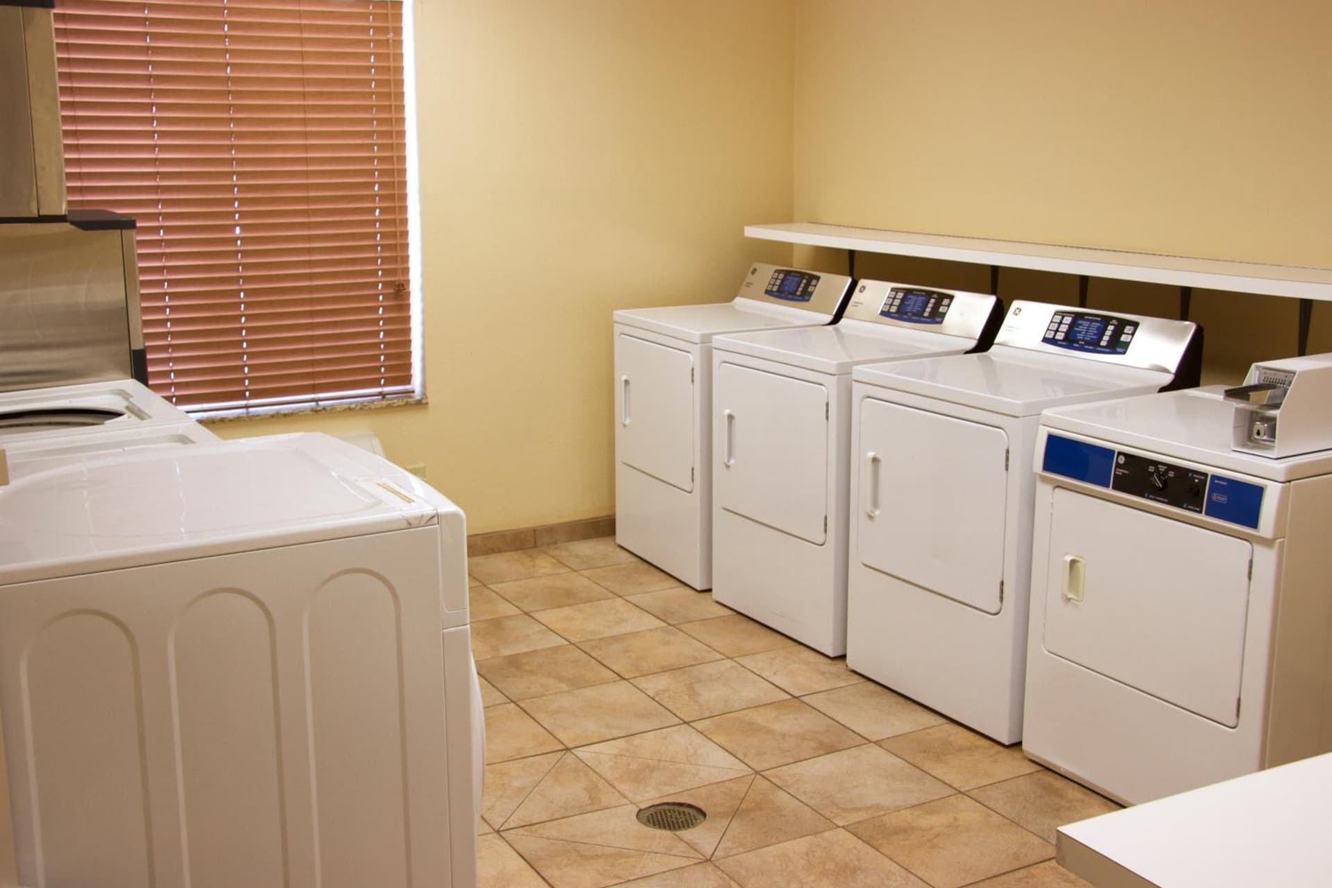 Candlewood Suites Champaign-Urbana University Area by IHG gallery photo in Champaign, IL — image 12