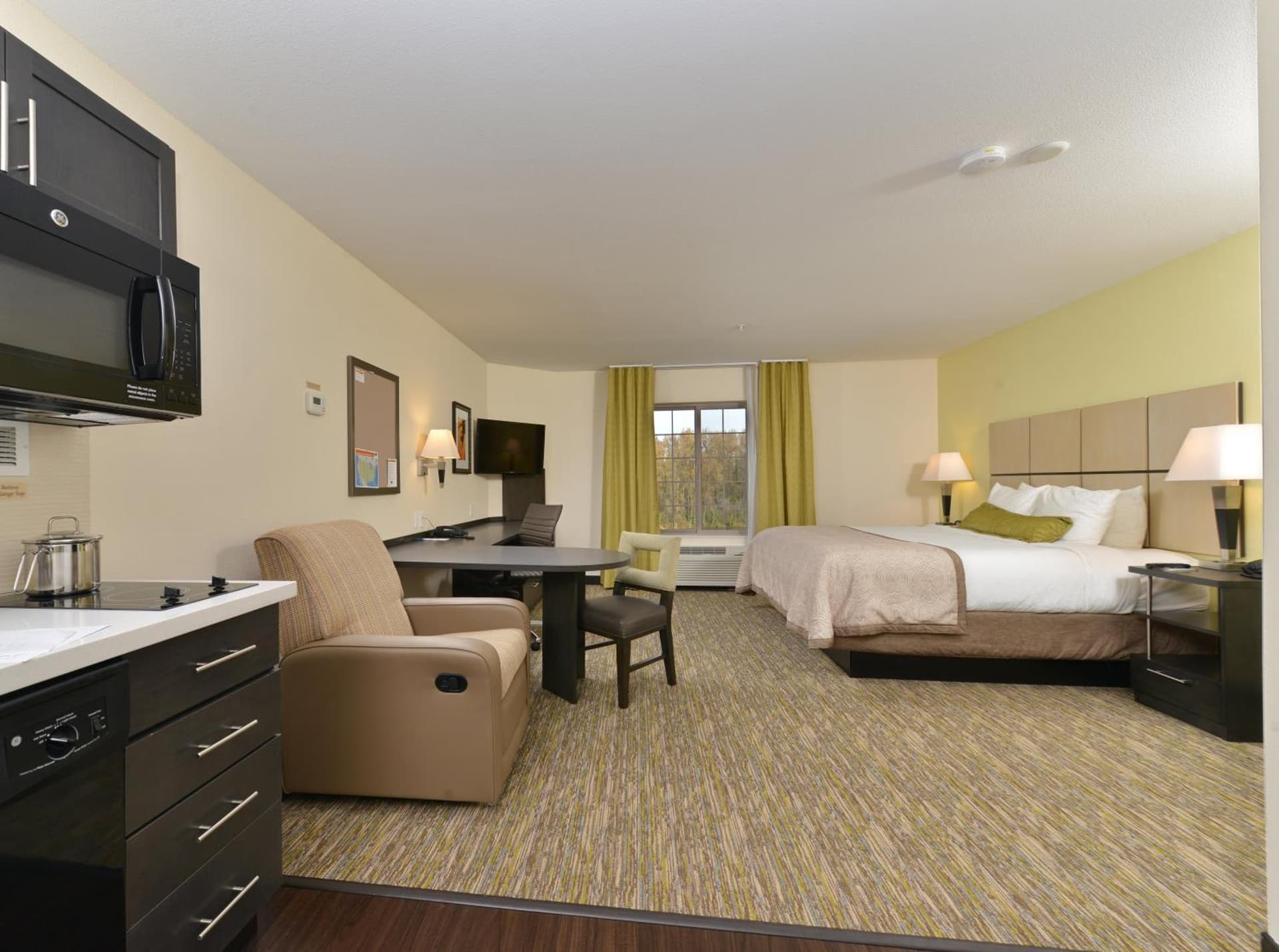 Candlewood Suites Eugene Springfield by IHG gallery photo in Eugene, OR — image 4