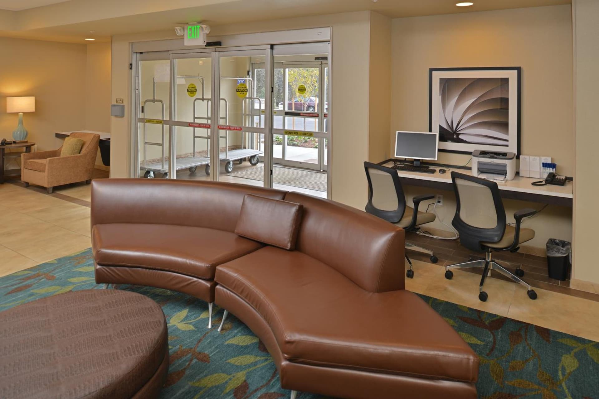 Candlewood Suites Eugene Springfield by IHG interior in Eugene, OR — gallery photo 2