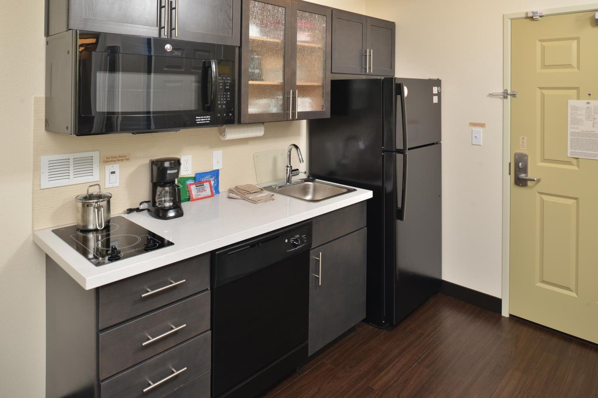 Candlewood Suites Eugene Springfield by IHG gallery photo in Eugene, OR — image 31