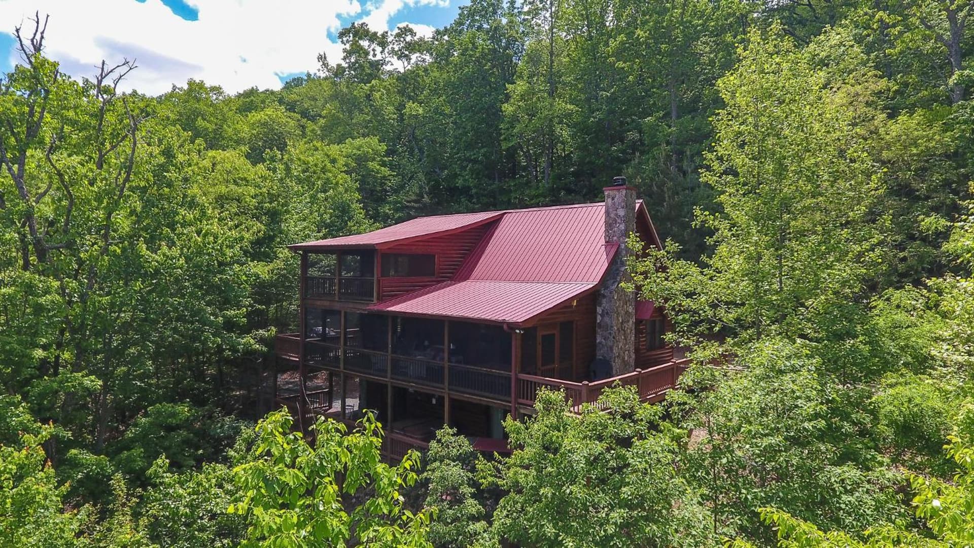 CABIN TIME - When you need to relax and unwind a visit to Cabin Time is what you need! featured exterior or lobby in Mineral Bluff, GA — similar hotel