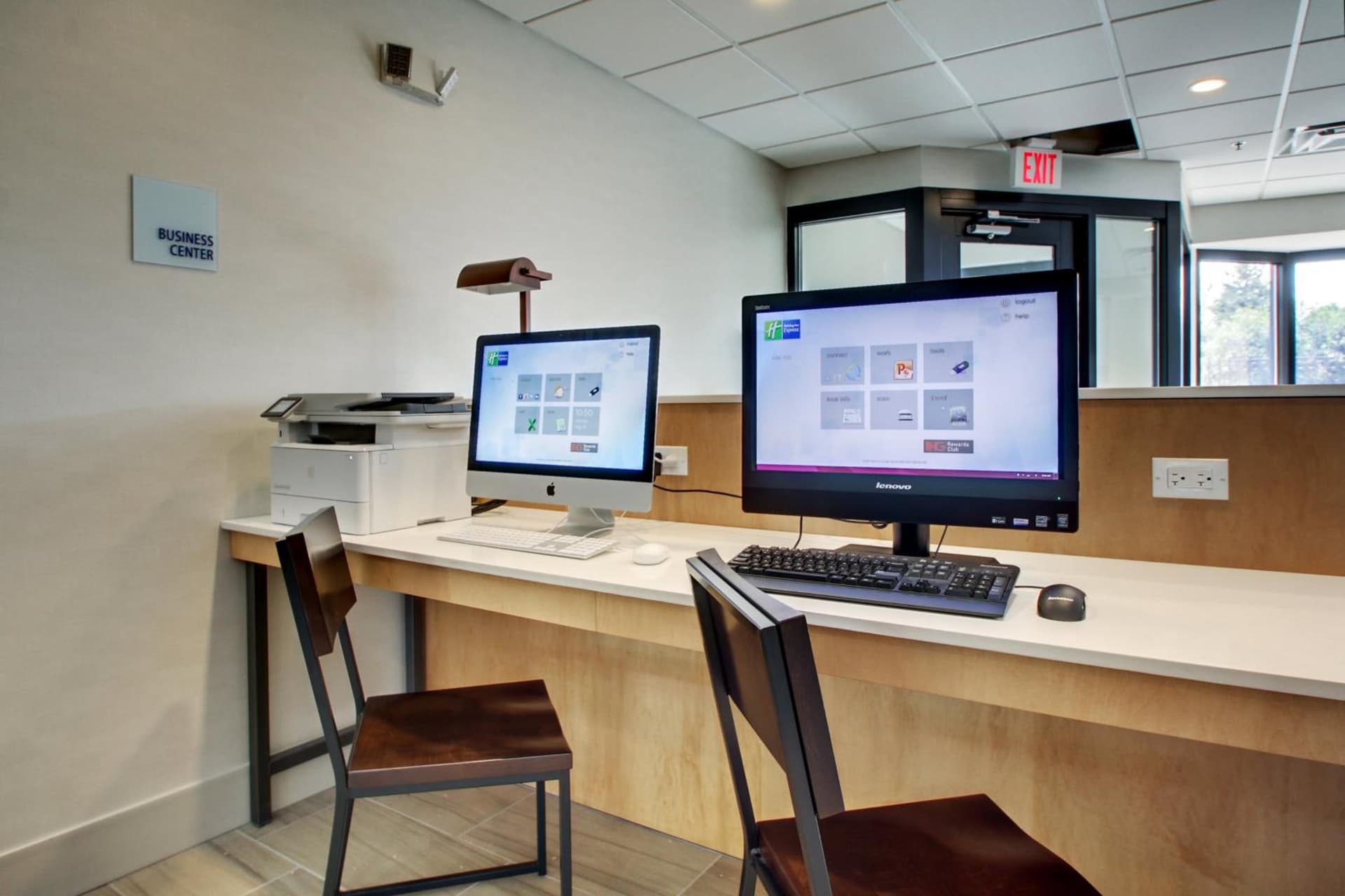 Holiday Inn Express & Suites Aurora - Naperville by IHG property views in Aurora, IL — gallery photo 3