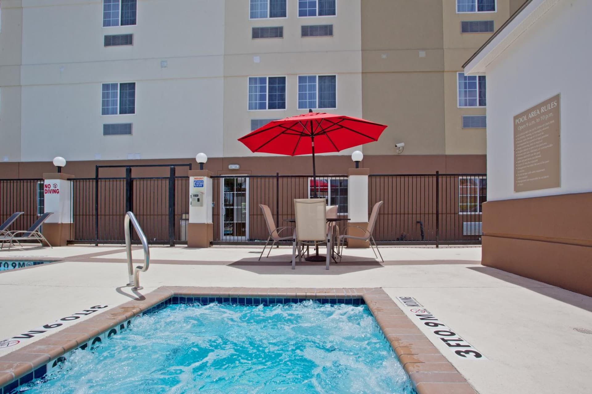 Candlewood Suites Houston Westchase - Westheimer by IHG interior in Houston, TX — gallery photo 2