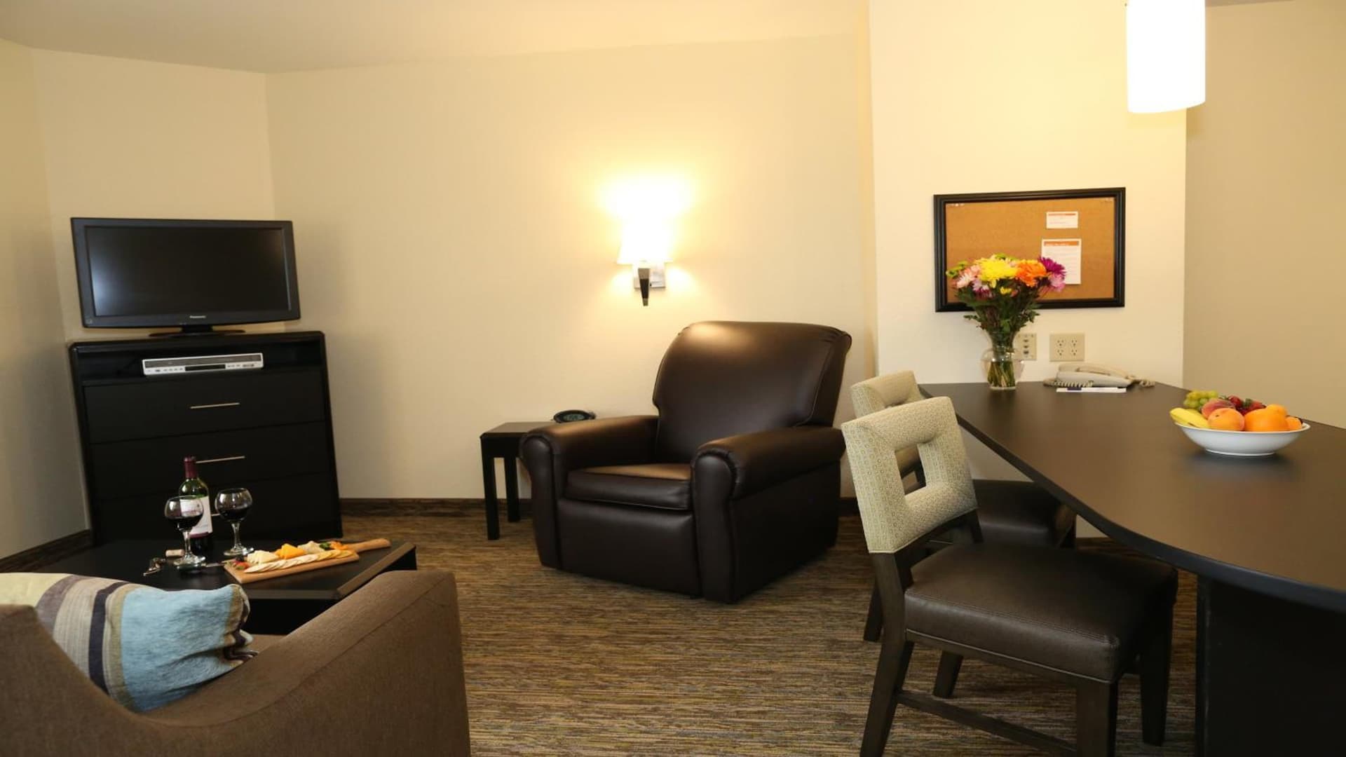 Candlewood Suites East Lansing by IHG interior in Lansing, MI — gallery photo 2