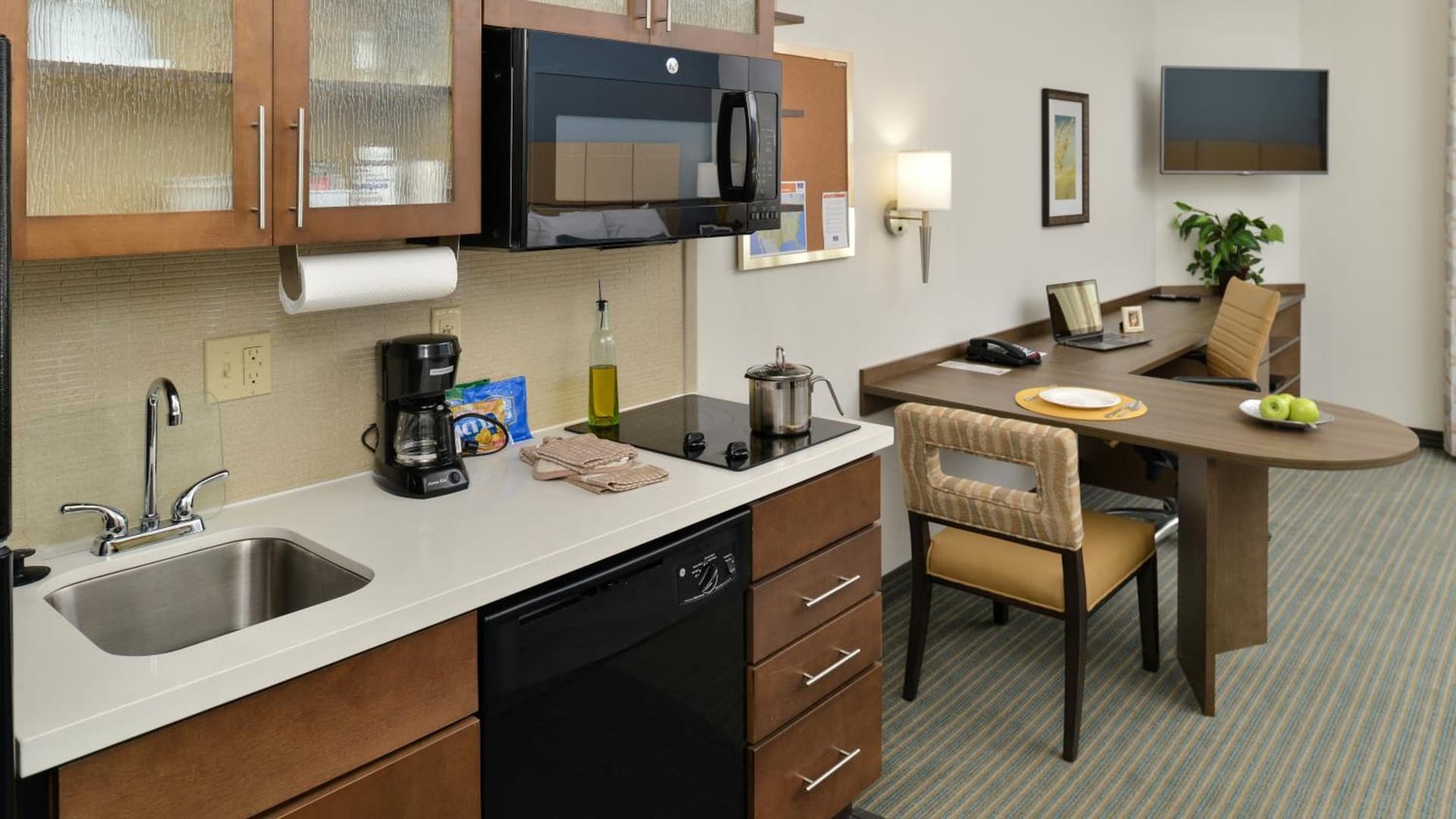 Candlewood Suites Houma by IHG interior in Houma, LA — gallery photo 2