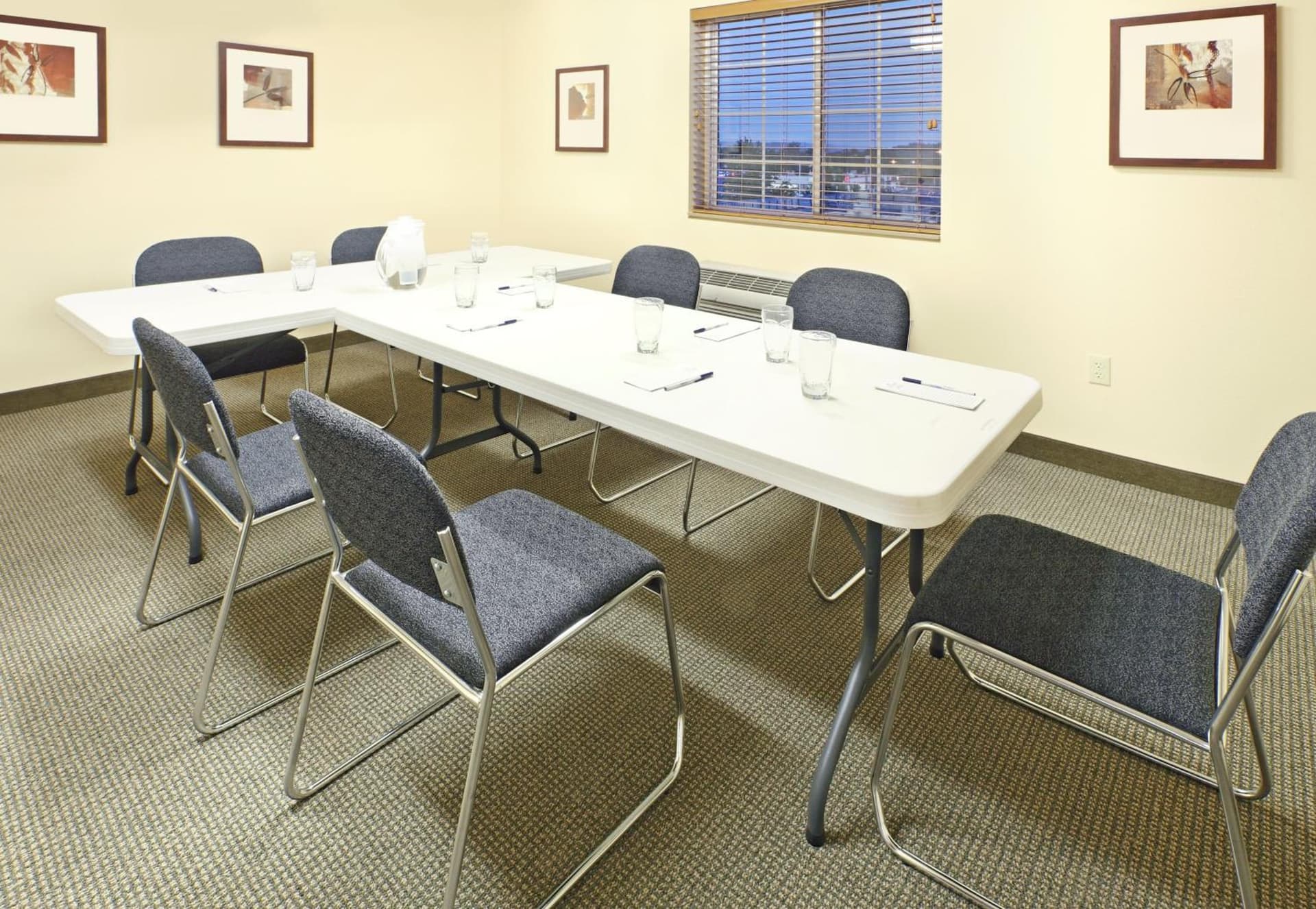 Candlewood Suites Fayetteville – University of Arkansas by IHG gallery photo in Fayetteville, AR — image 25