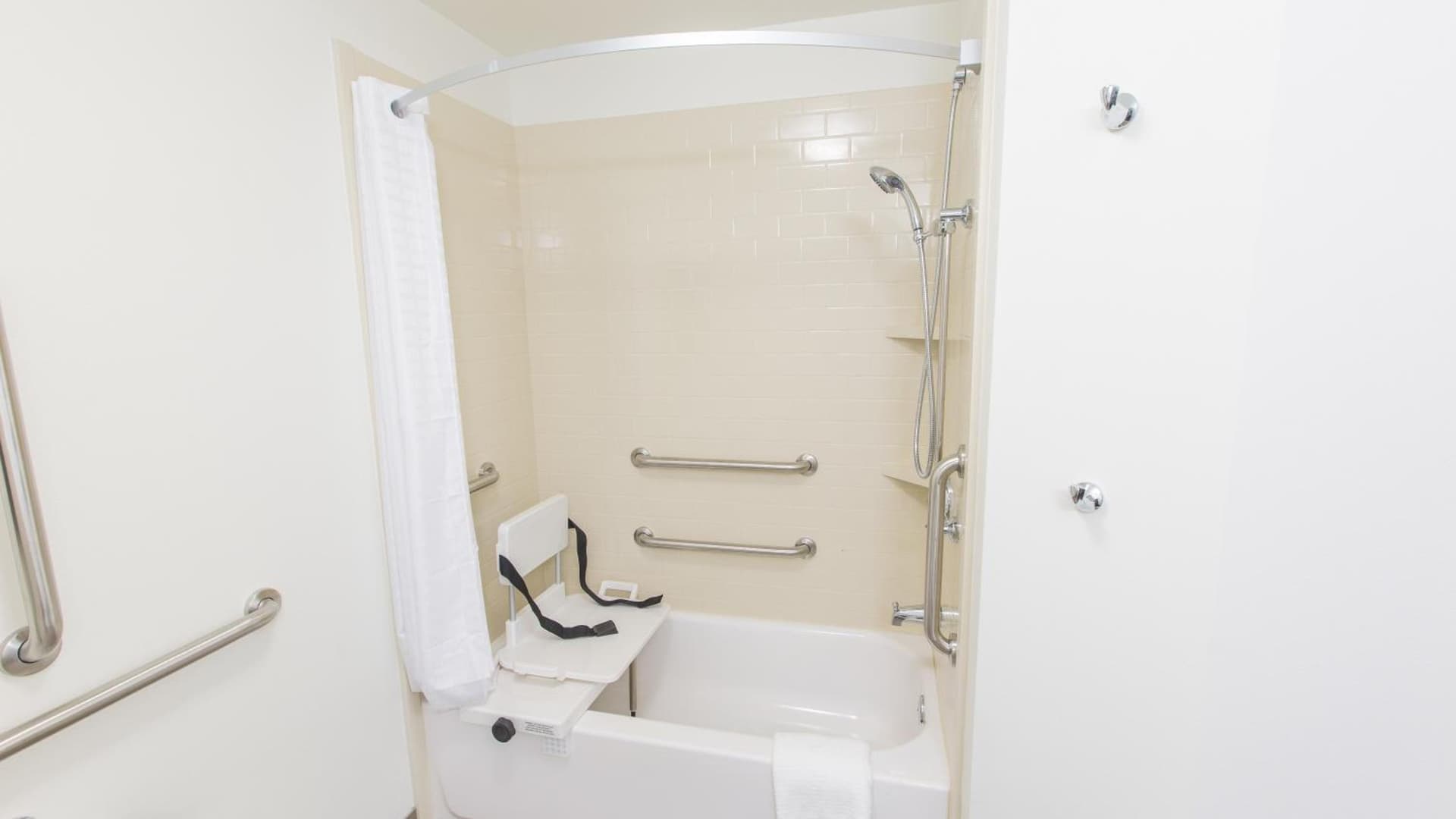 Candlewood Suites Overland Park W 135th St by IHG gallery photo in Overland Park, KS — image 46