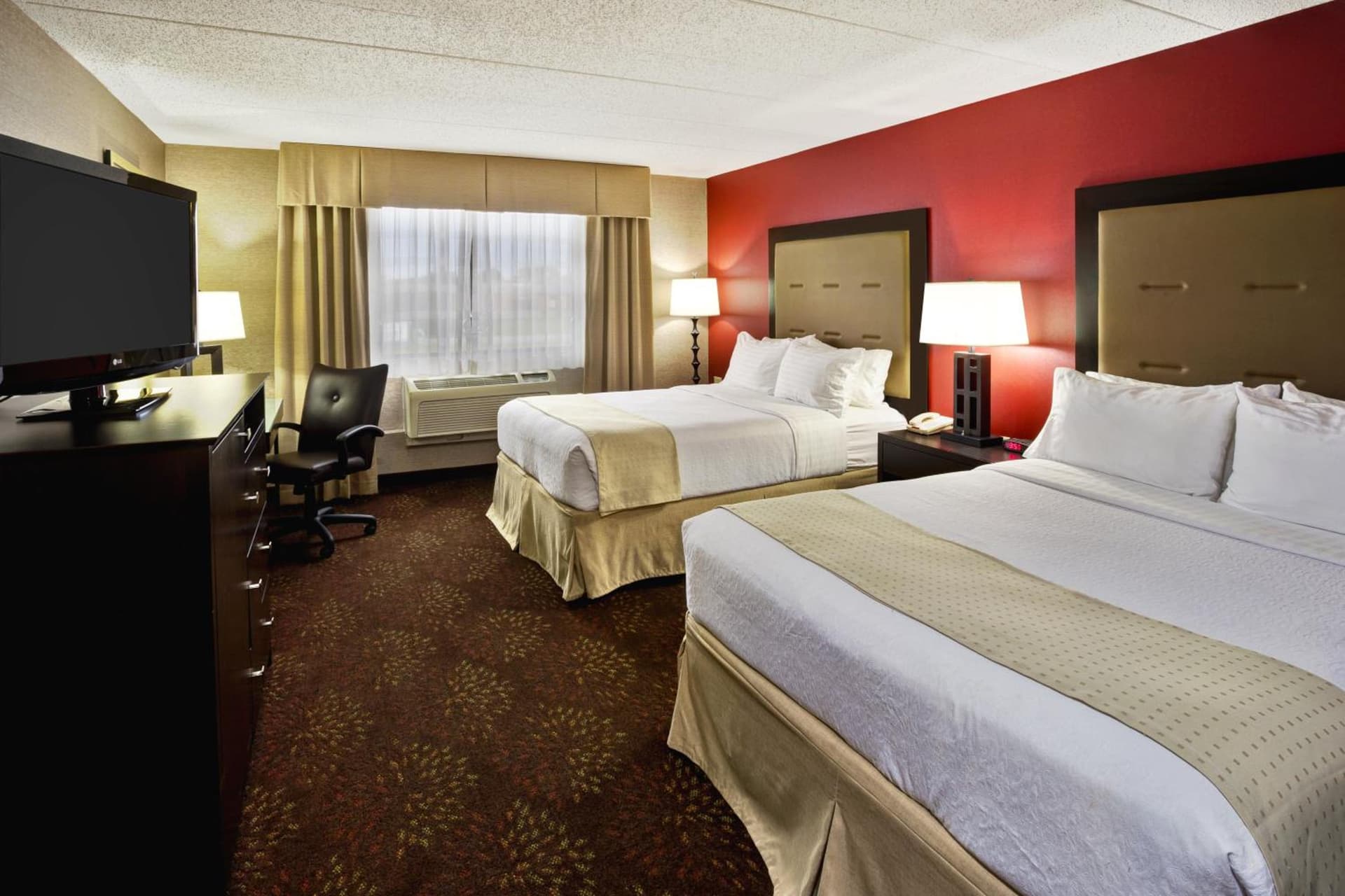 Holiday Inn Hotel & Suites Chicago Northwest - Elgin by IHG property views in Elgin, IL — gallery photo 3