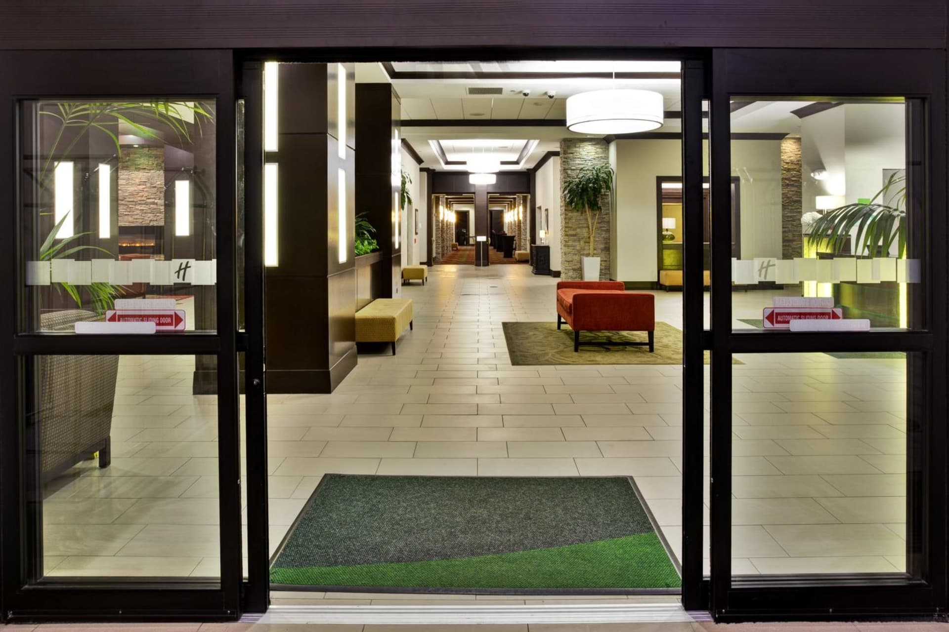 Holiday Inn Hotel & Suites Chicago Northwest - Elgin by IHG gallery photo in Elgin, IL — image 12
