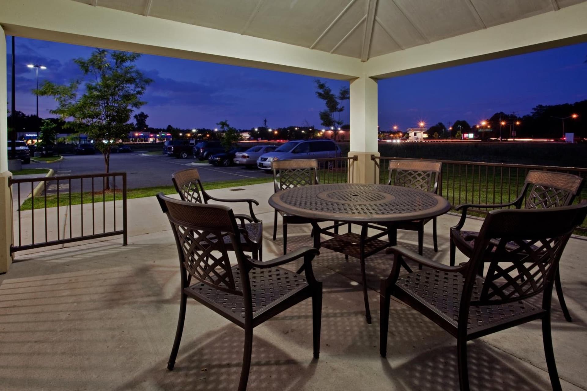 Candlewood Suites Chesapeake-Suffolk by IHG gallery photo in Chesapeake, VA — image 17