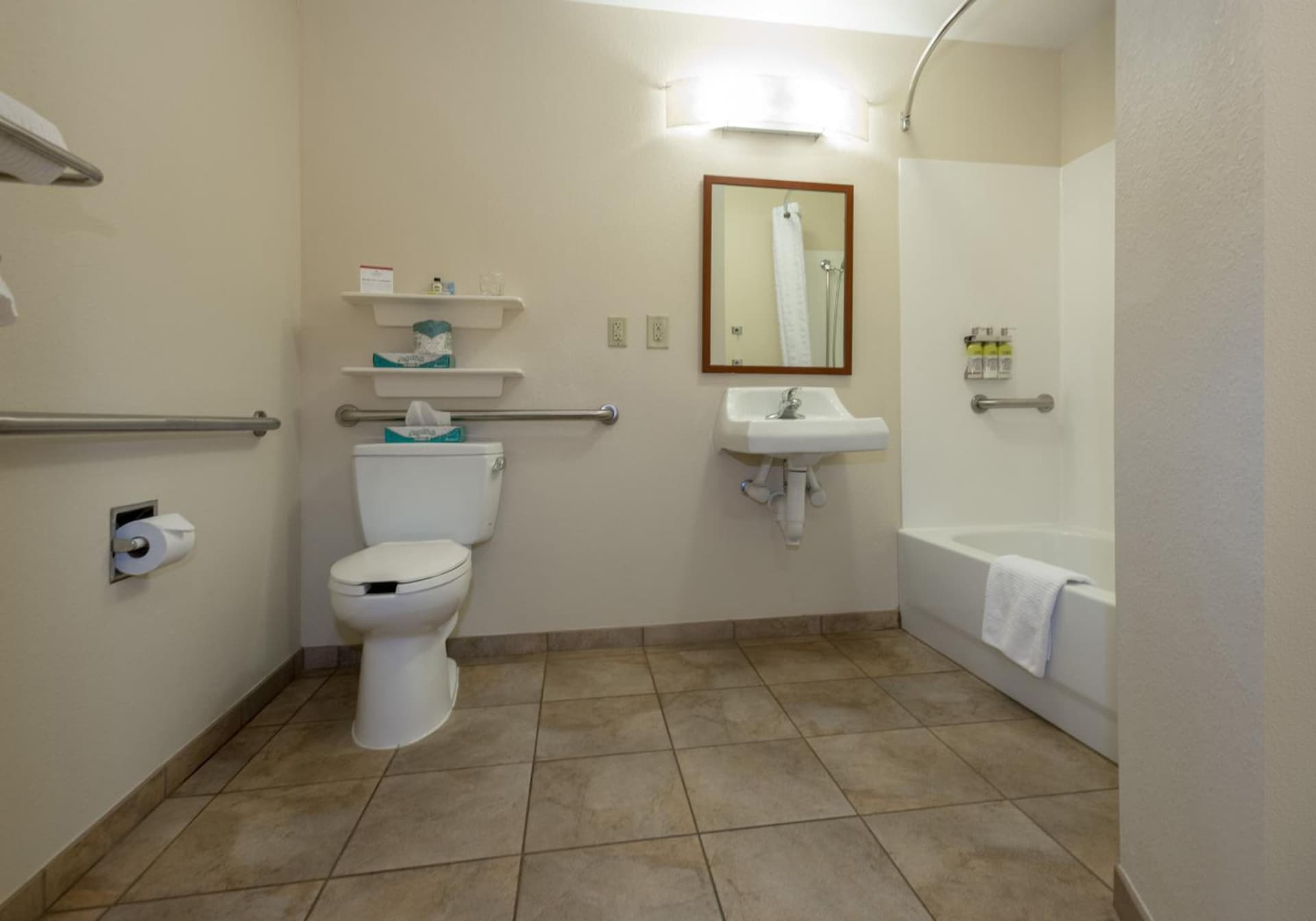 Candlewood Suites Mobile-Downtown by IHG gallery photo in Mobile, AL — image 12