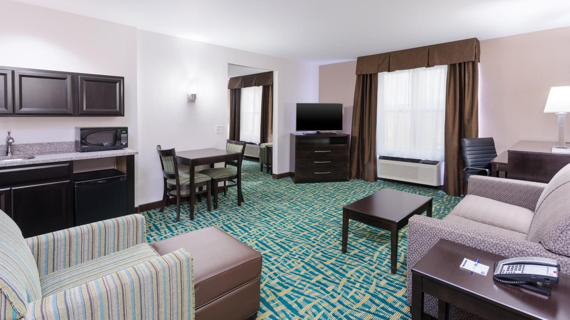 Holiday Inn Express & Suites Wyomissing by IHG gallery photo in West Reading, PA — image 13