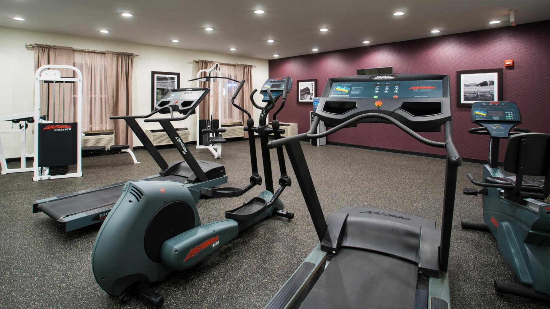 Holiday Inn Express & Suites Wyomissing by IHG interior in West Reading, PA — gallery photo 2