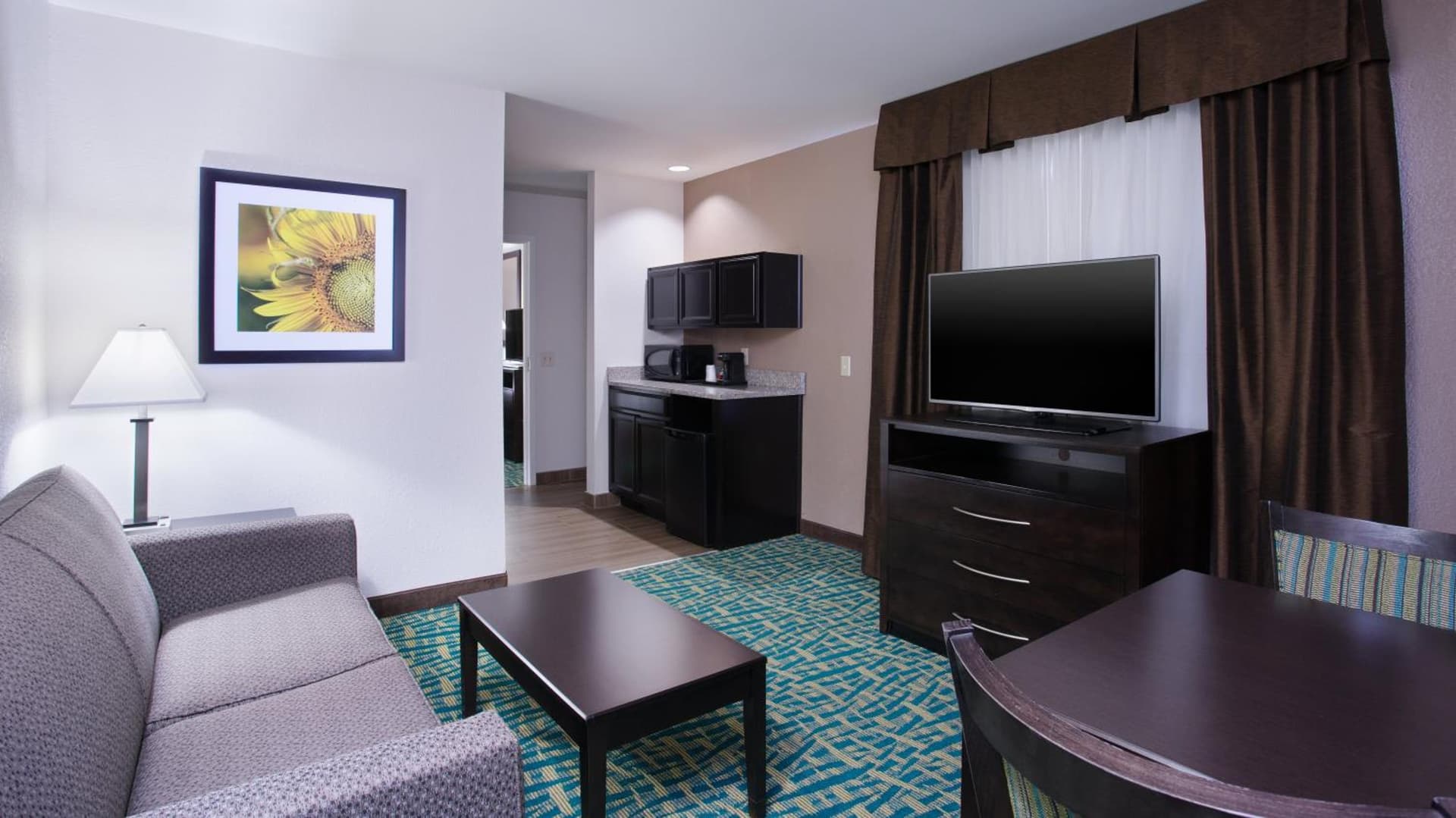 Holiday Inn Express & Suites Wyomissing by IHG gallery photo in West Reading, PA — image 25