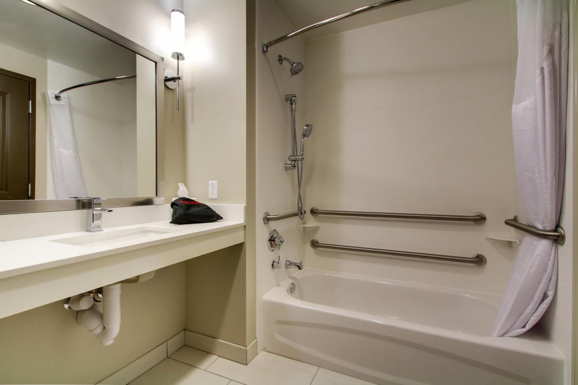 Holiday Inn & Suites Peoria At Grand Prairie by IHG gallery photo in Peoria, IL — image 59