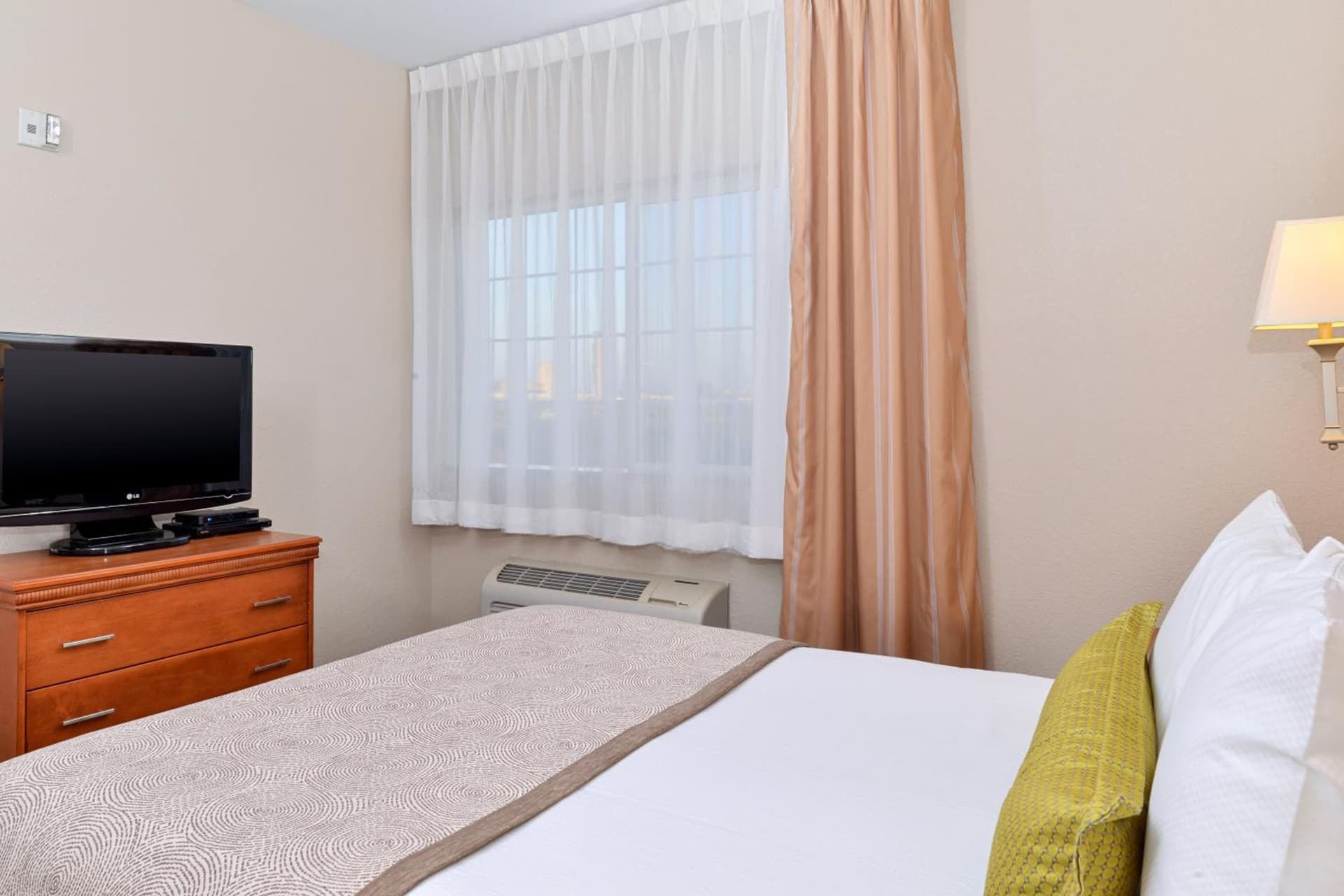 Candlewood Suites Turlock by IHG property views in Turlock, CA — gallery photo 3