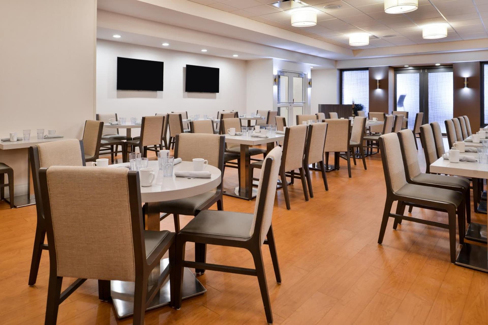 Holiday Inn Hotel & Suites Rochester - Marketplace by IHG gallery photo in Rochester, NY — image 28