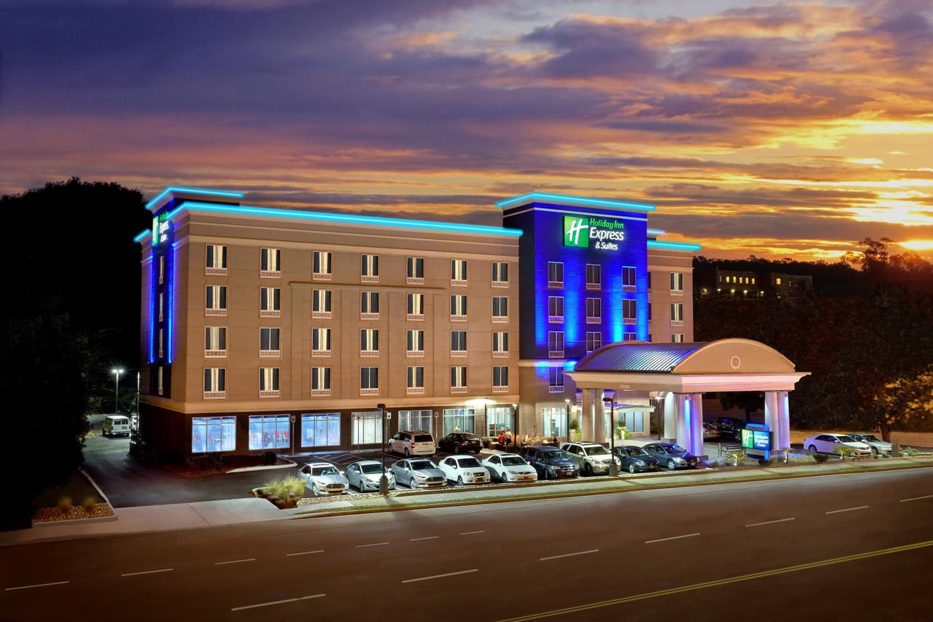 Holiday Inn Express Hotel & Suites Knoxville by IHG featured exterior or lobby in Knoxville, TN — similar hotel