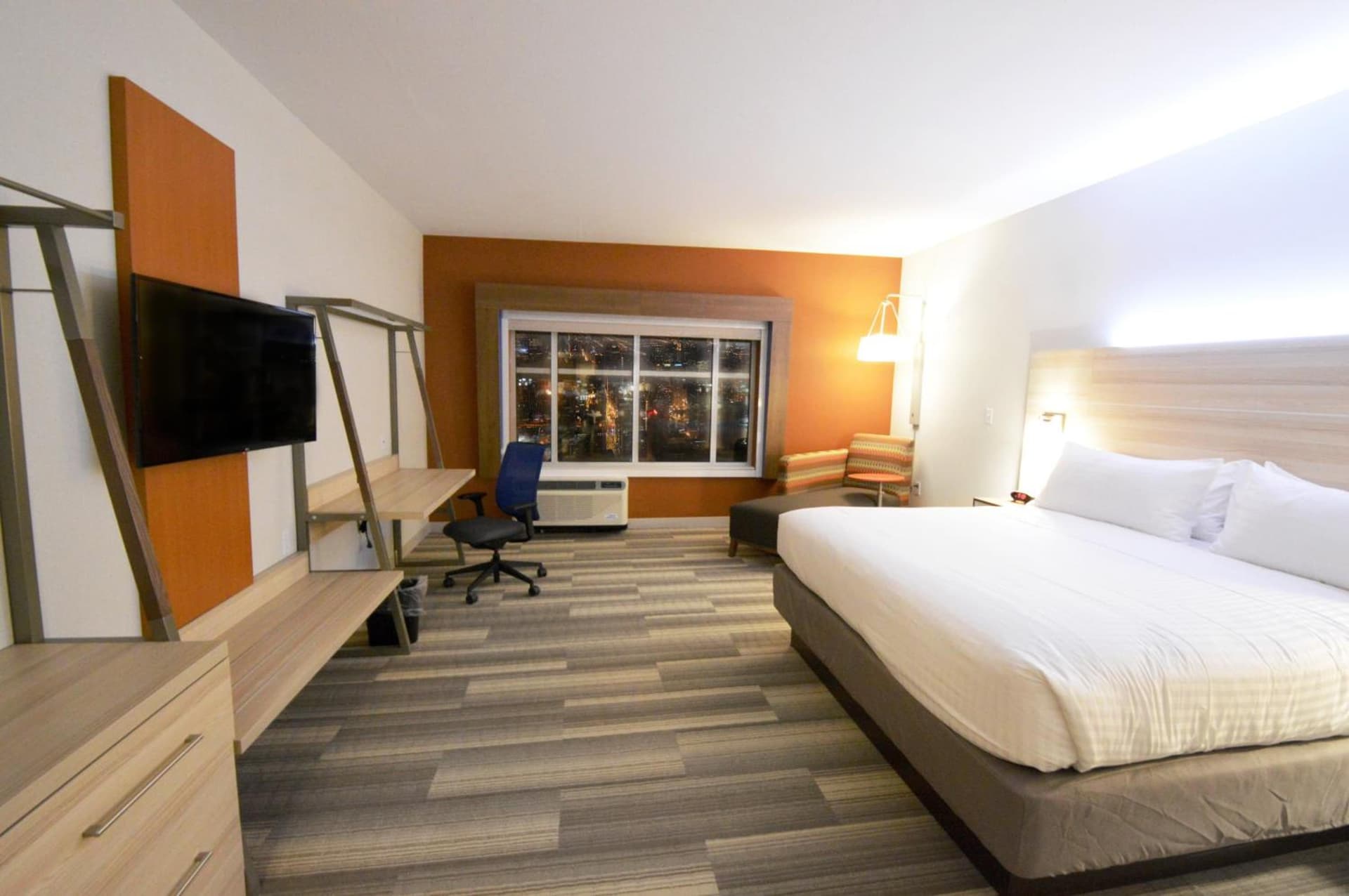 Holiday Inn Express & Suites Toledo West by IHG gallery photo in Toledo, OH — image 7