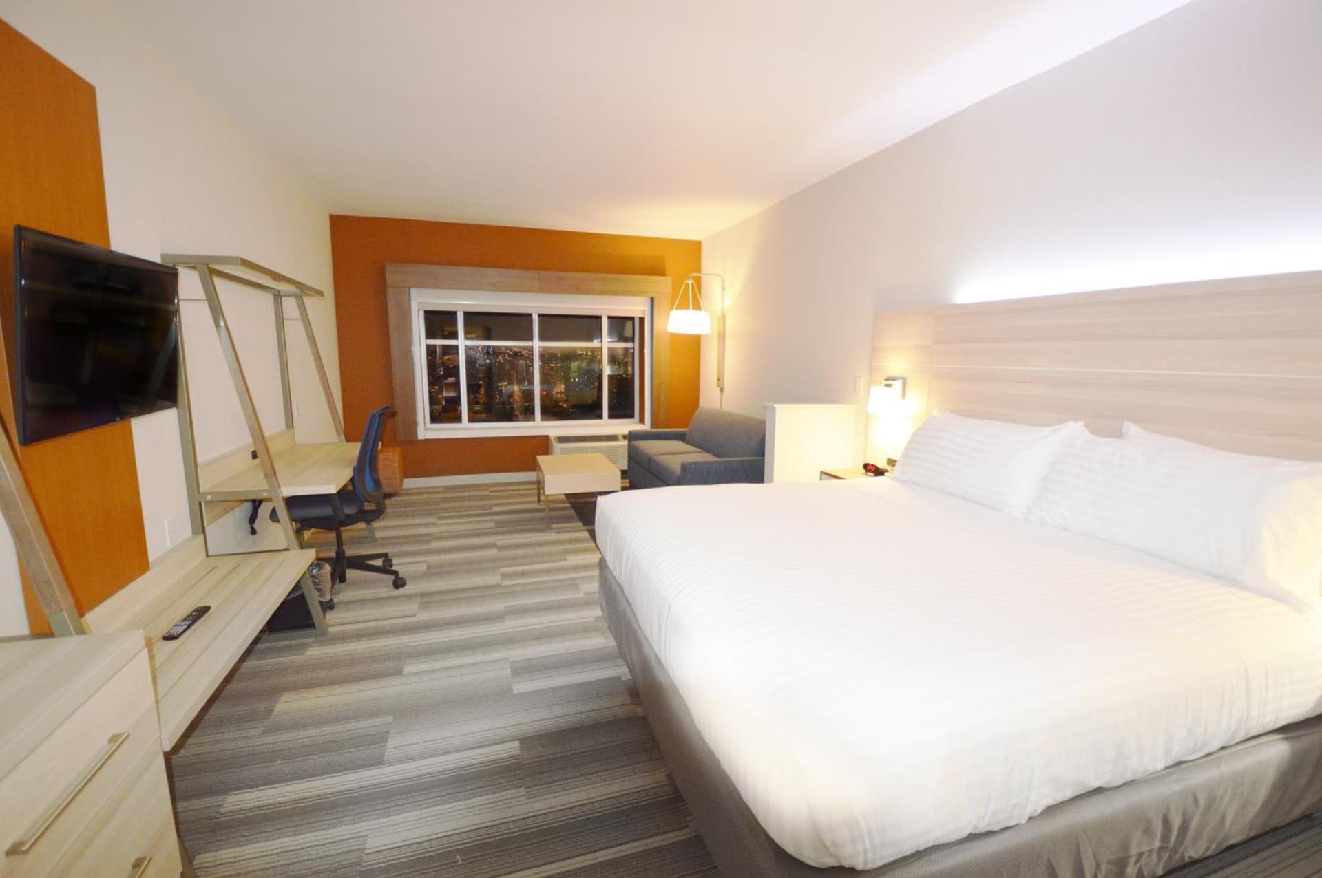 Holiday Inn Express & Suites Toledo West by IHG gallery photo in Toledo, OH — image 15