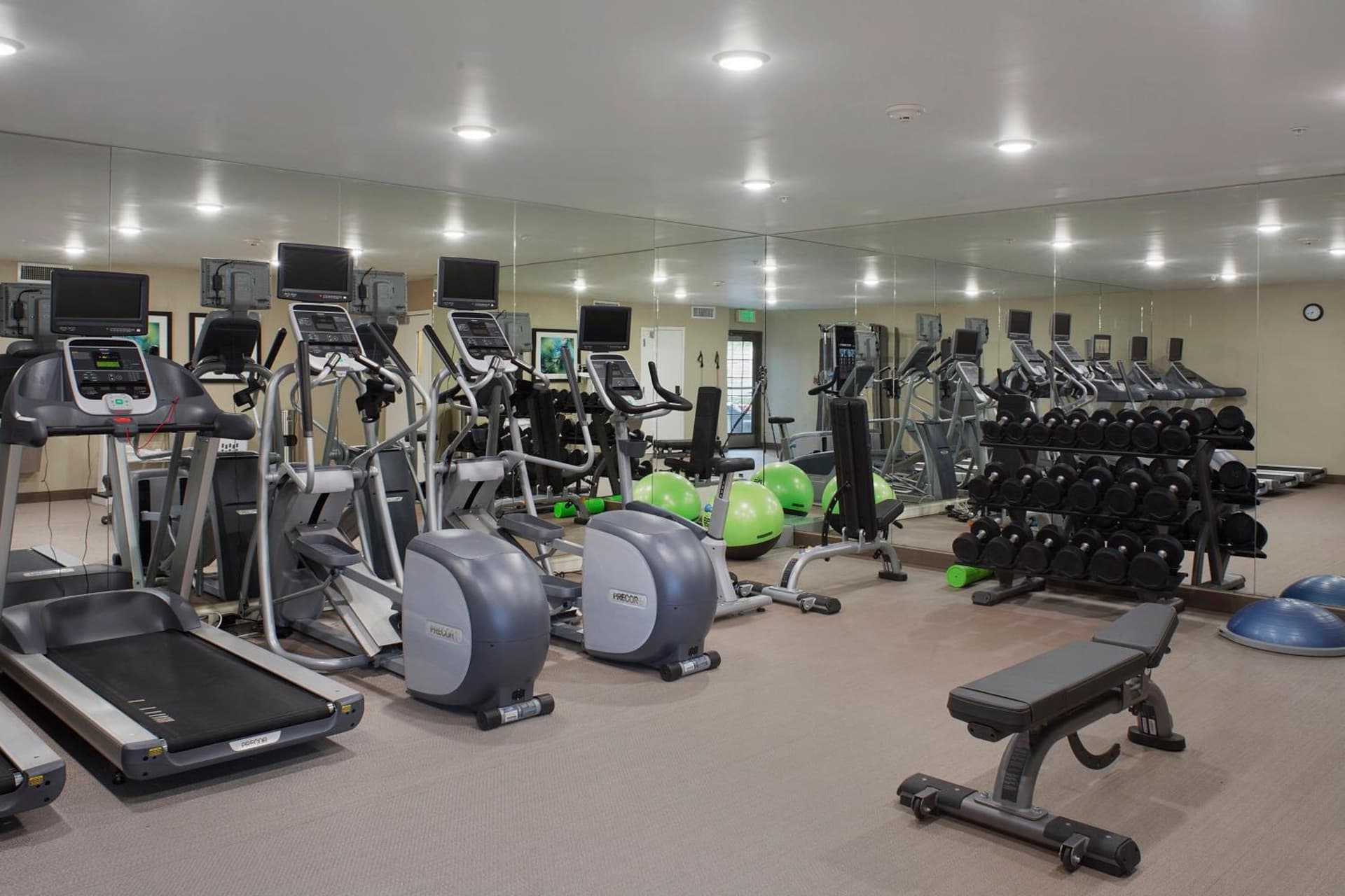 Staybridge Suites Fayetteville/Univ Of Arkansas by IHG gallery photo in Fayetteville, AR — image 4