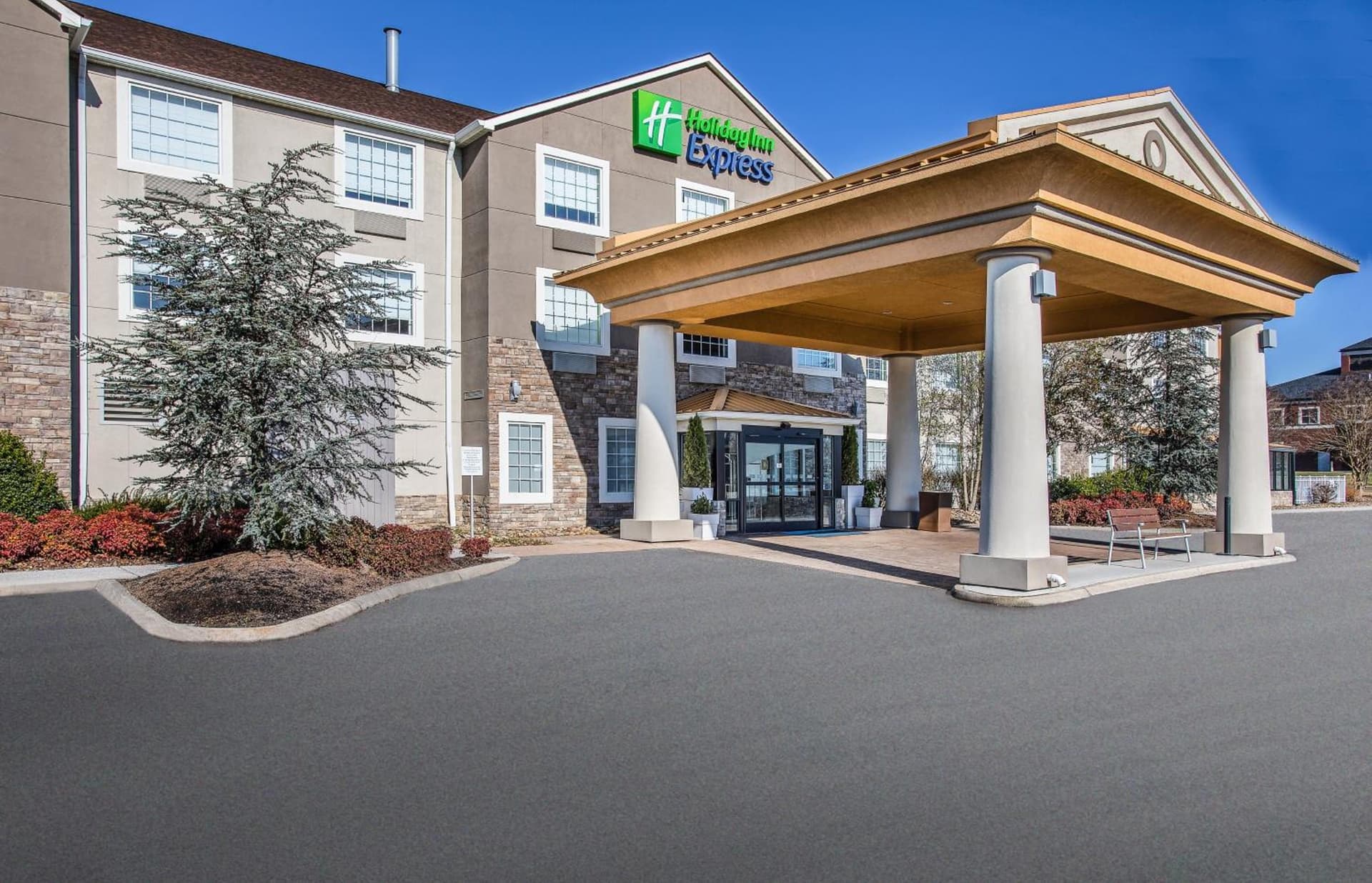 Holiday Inn Express & Suites Alcoa Knoxville Airport by IHG featured exterior or lobby in Alcoa, TN — similar hotel