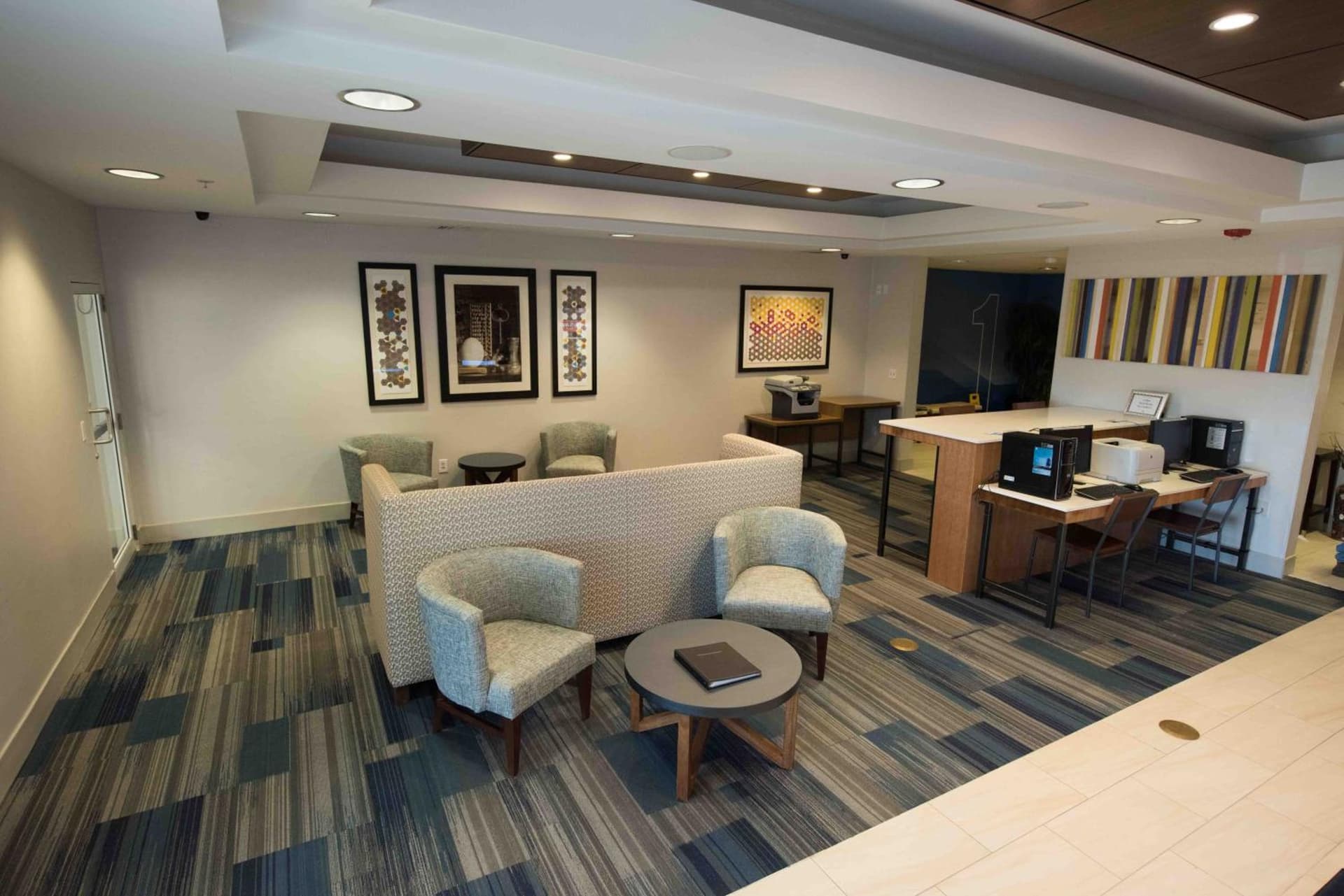 Holiday Inn Express Hotel & Suites West Coxsackie by IHG interior in West Coxsackie, NY — gallery photo 2