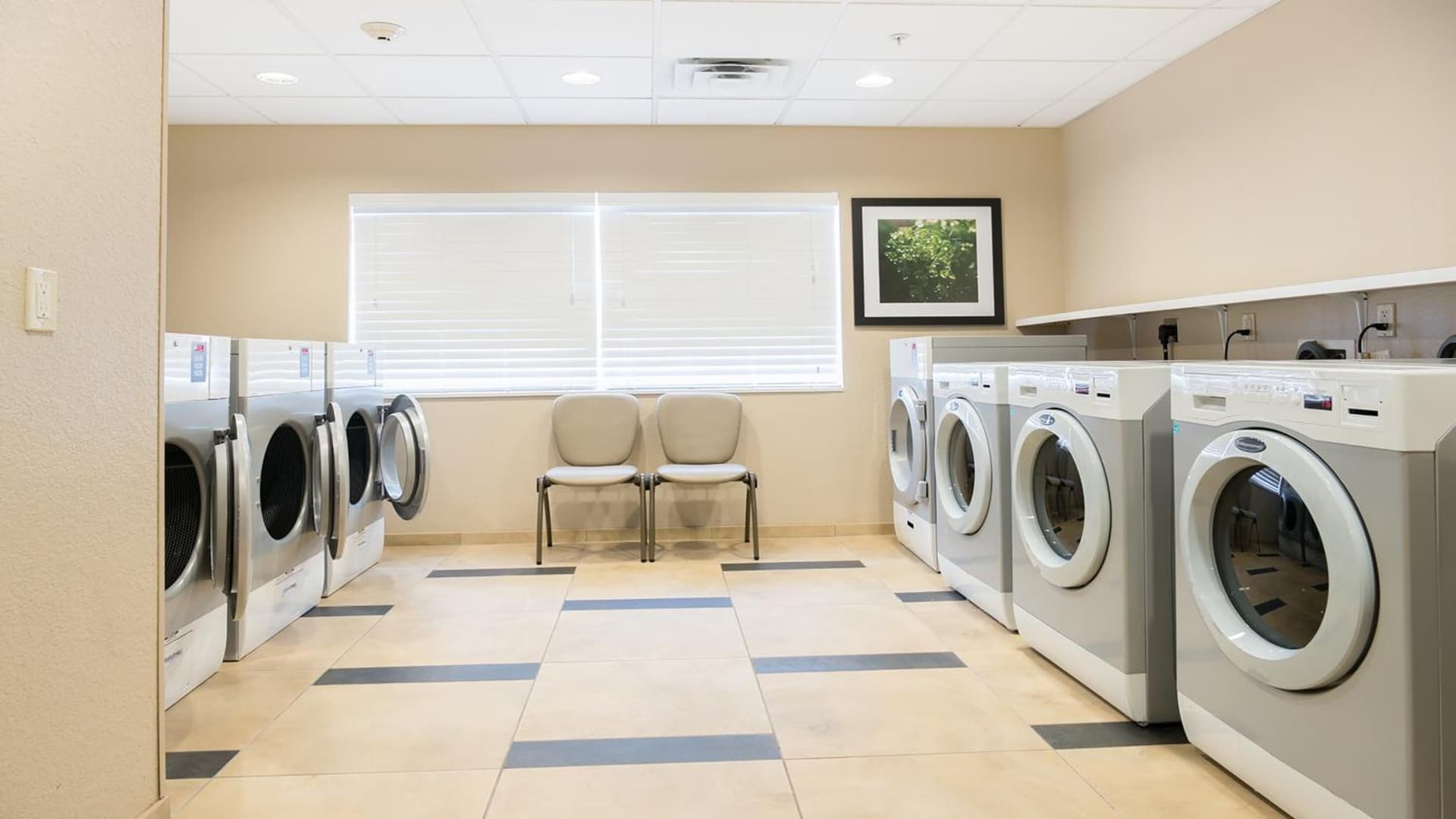 Candlewood Suites Bay City by IHG interior in Bay City, TX — gallery photo 2