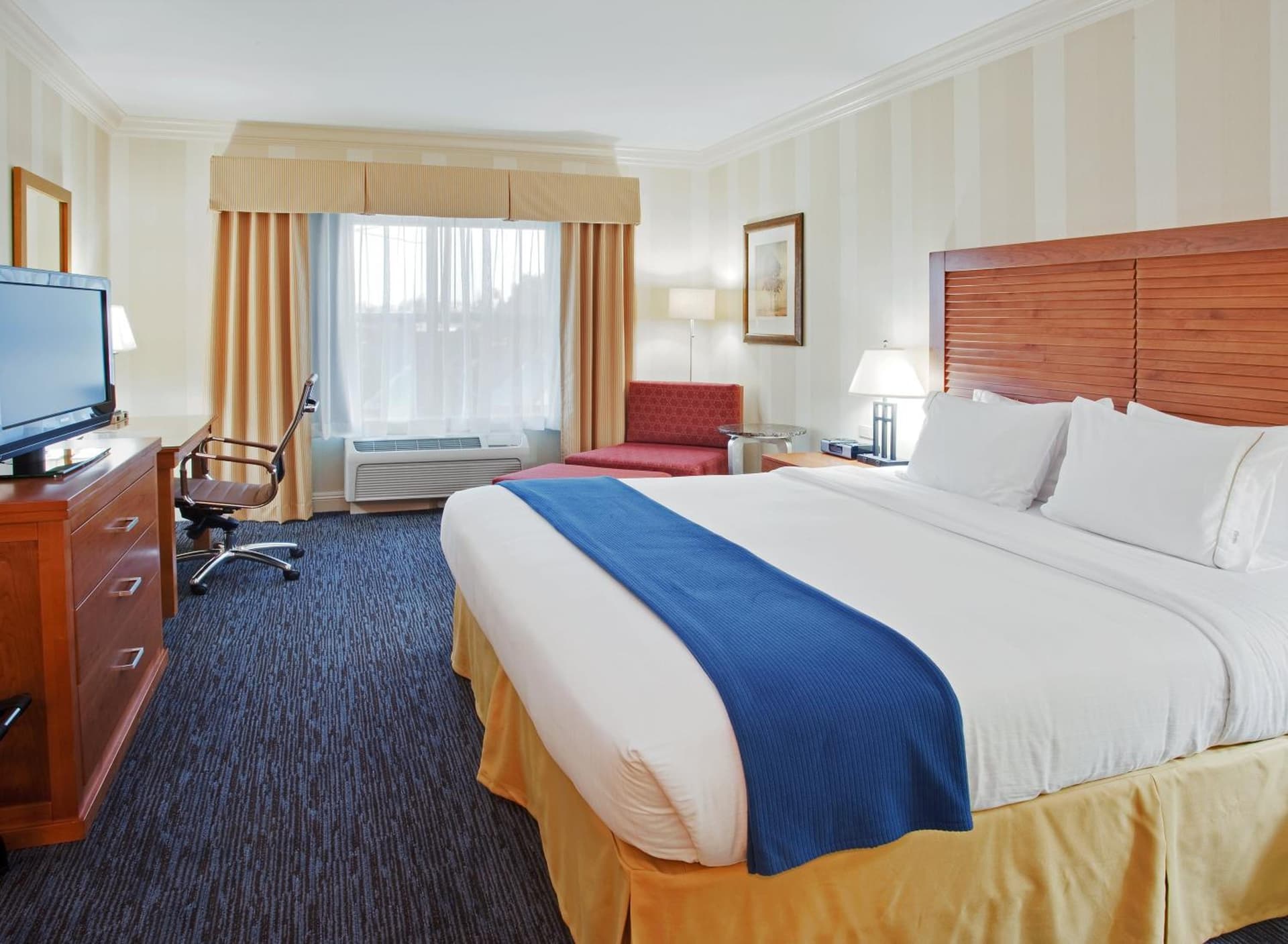 Holiday Inn Express Hotel & Suites Santa Cruz by IHG gallery photo in Santa Cruz, CA — image 10