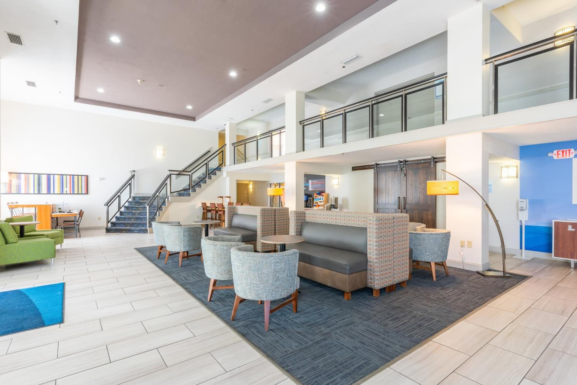 Holiday Inn Express Hotel & Suites Bradenton West by IHG interior in Bradenton, FL — gallery photo 2