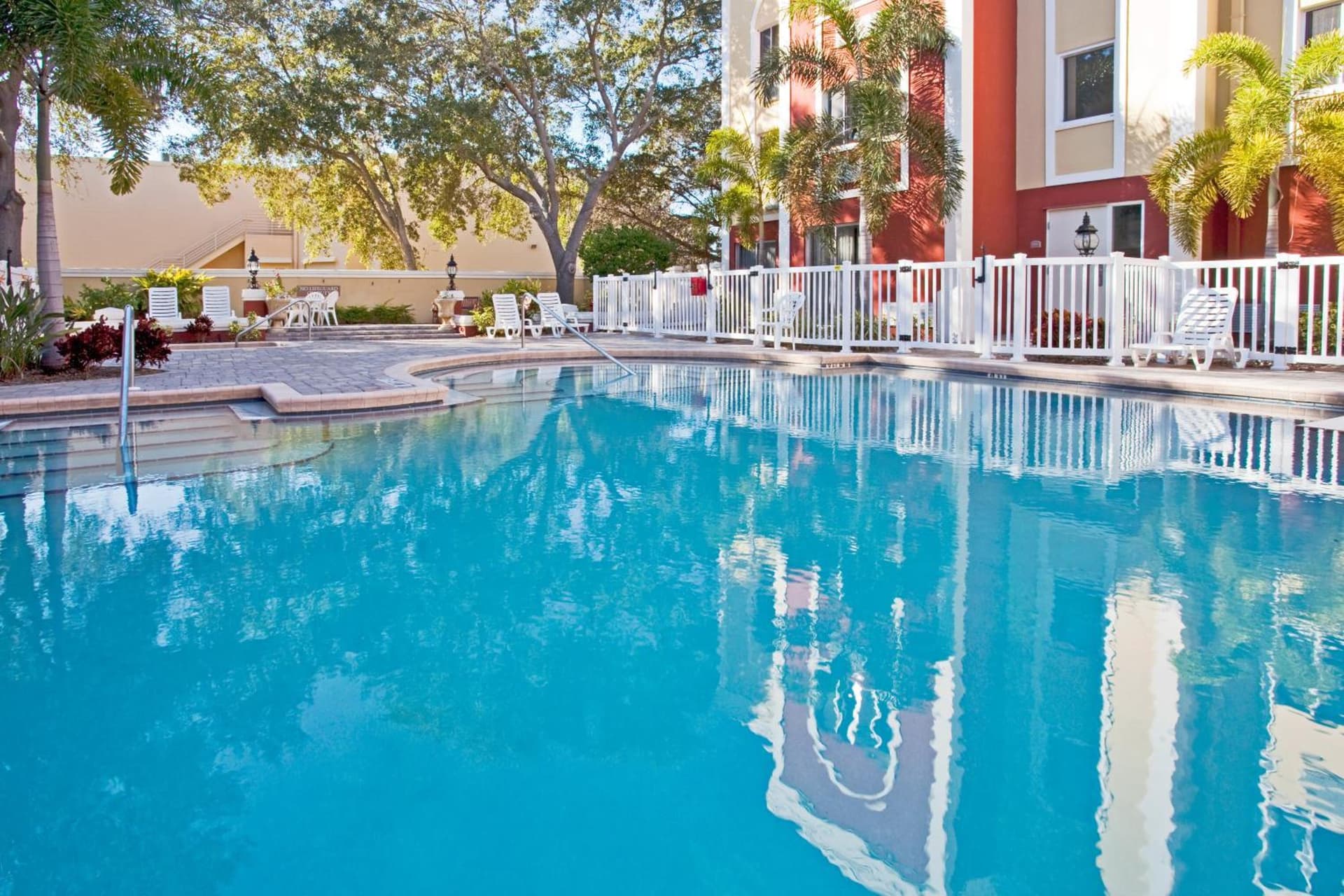 Holiday Inn Express Hotel & Suites Bradenton West by IHG gallery photo in Bradenton, FL — image 25