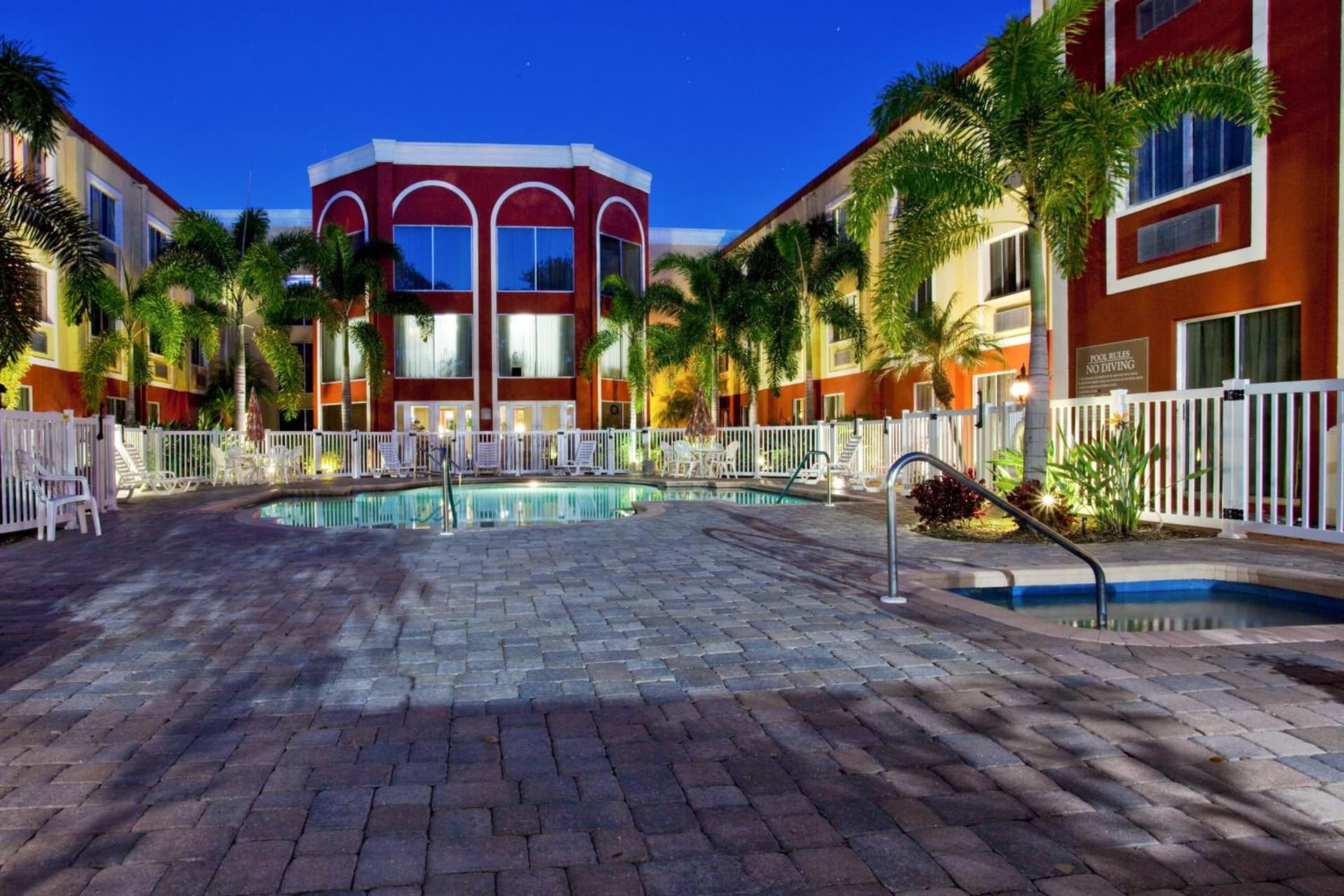 Holiday Inn Express Hotel & Suites Bradenton West by IHG gallery photo in Bradenton, FL — image 33