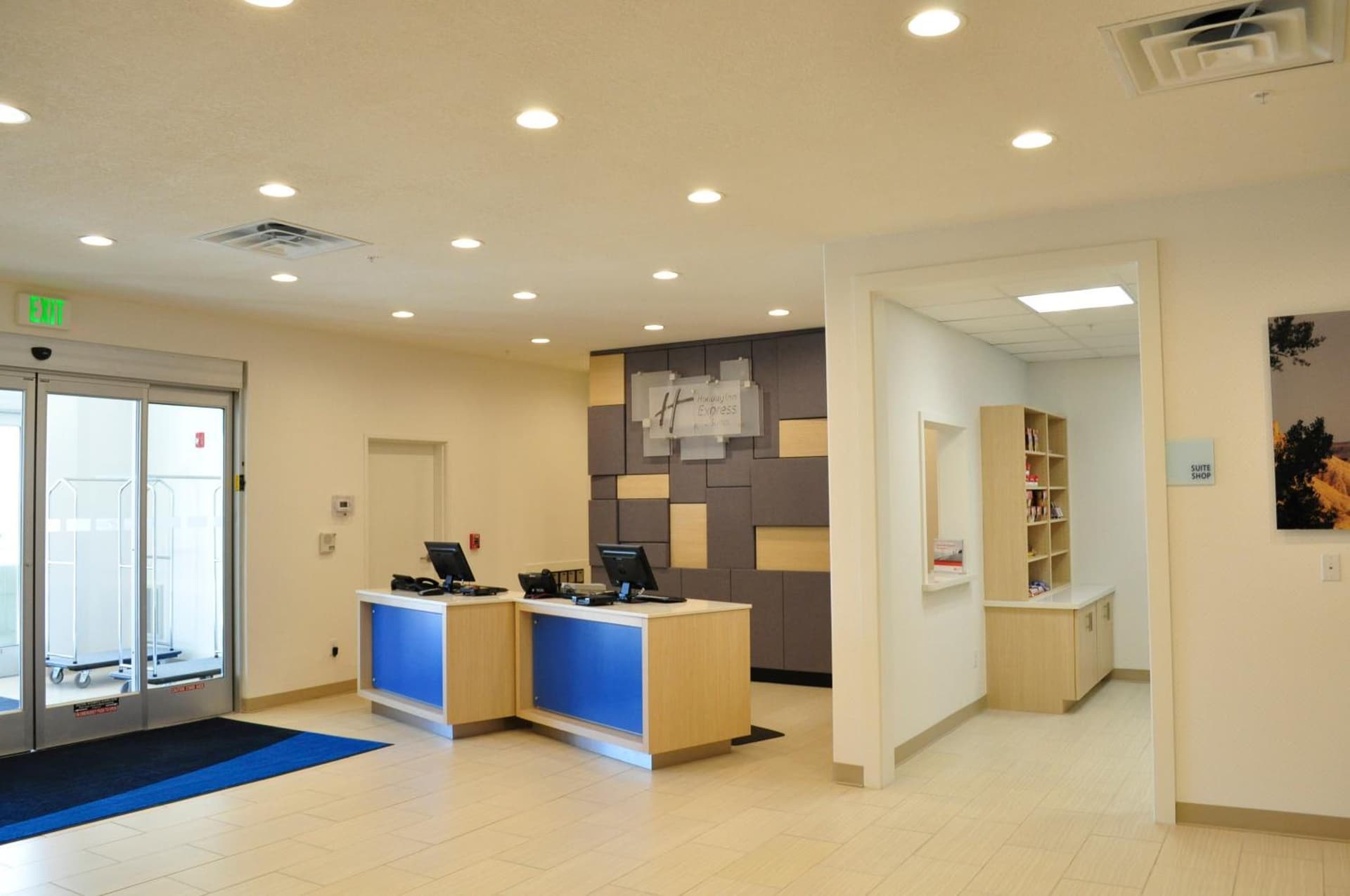Holiday Inn Express & Suites Price by IHG interior in Price, UT — gallery photo 2