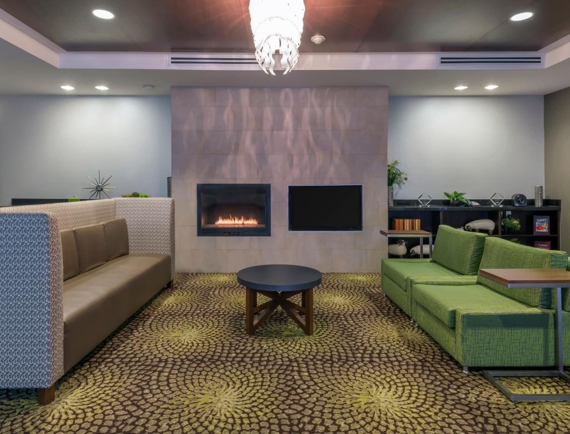 Holiday Inn Express Hays by IHG interior in Hays, KS — gallery photo 2