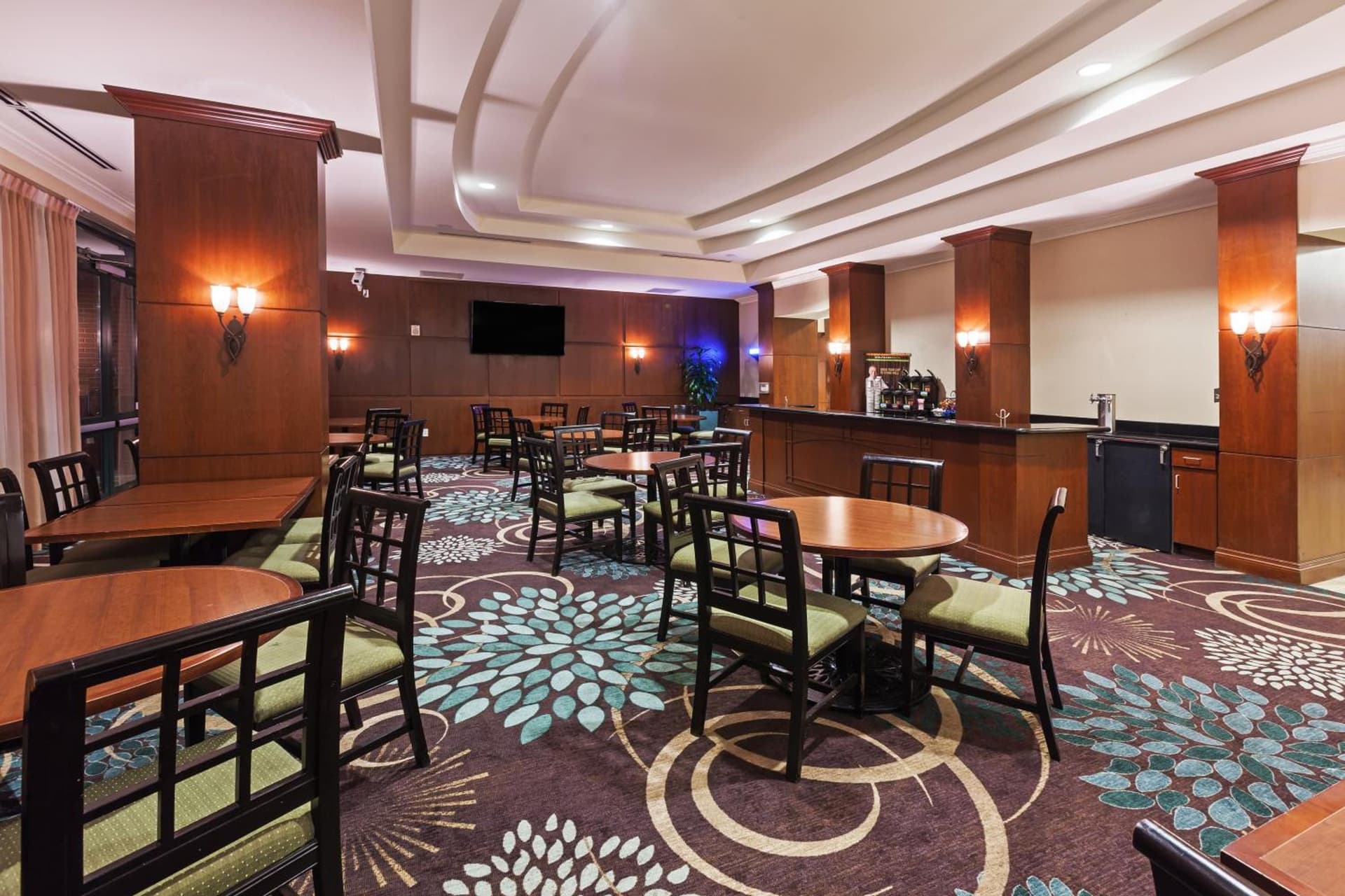 Staybridge Suites San Antonio Downtown Convention Center by IHG interior in San Antonio, TX — gallery photo 2
