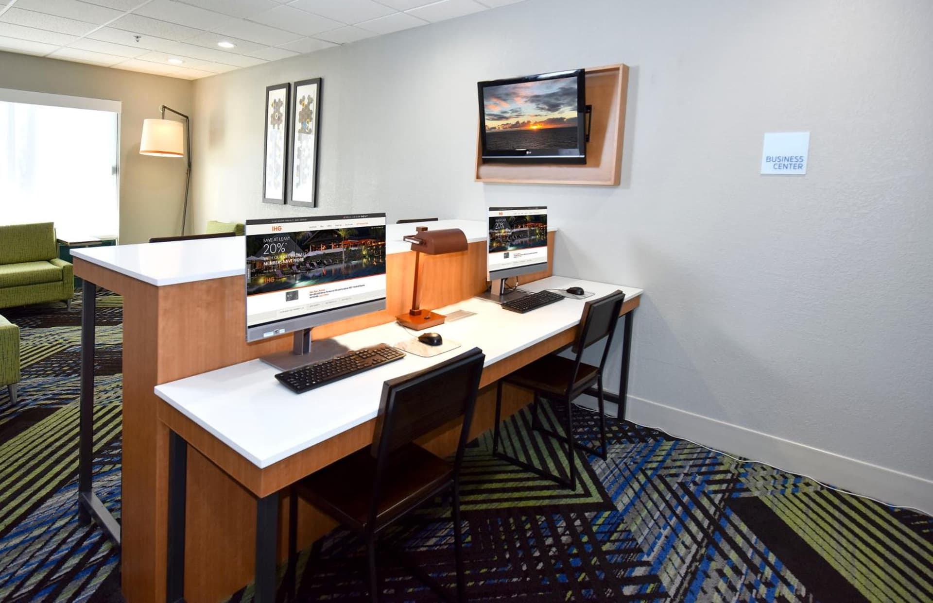Holiday Inn Express Hotel & Suites Selma by IHG interior in Selma, AL — gallery photo 2