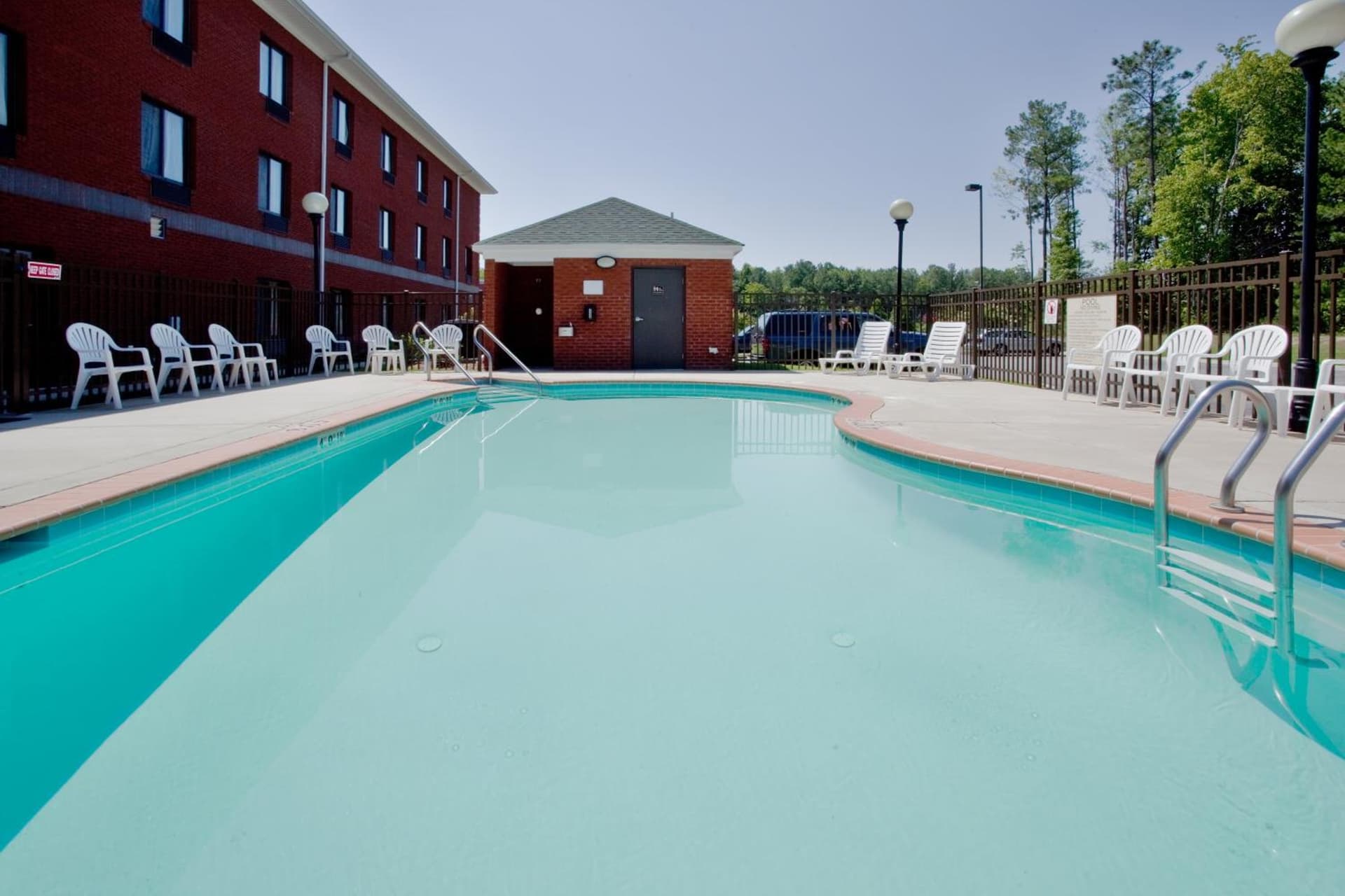 Holiday Inn Express Hotel & Suites Suffolk by IHG gallery photo in Suffolk, VA — image 15