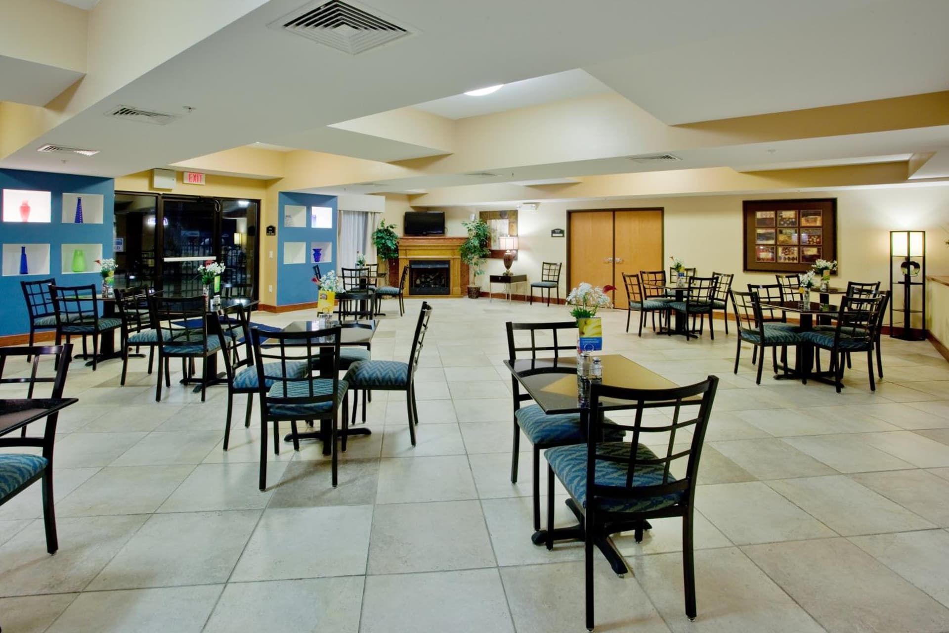 Holiday Inn Express Hotel & Suites Suffolk by IHG gallery photo in Suffolk, VA — image 18