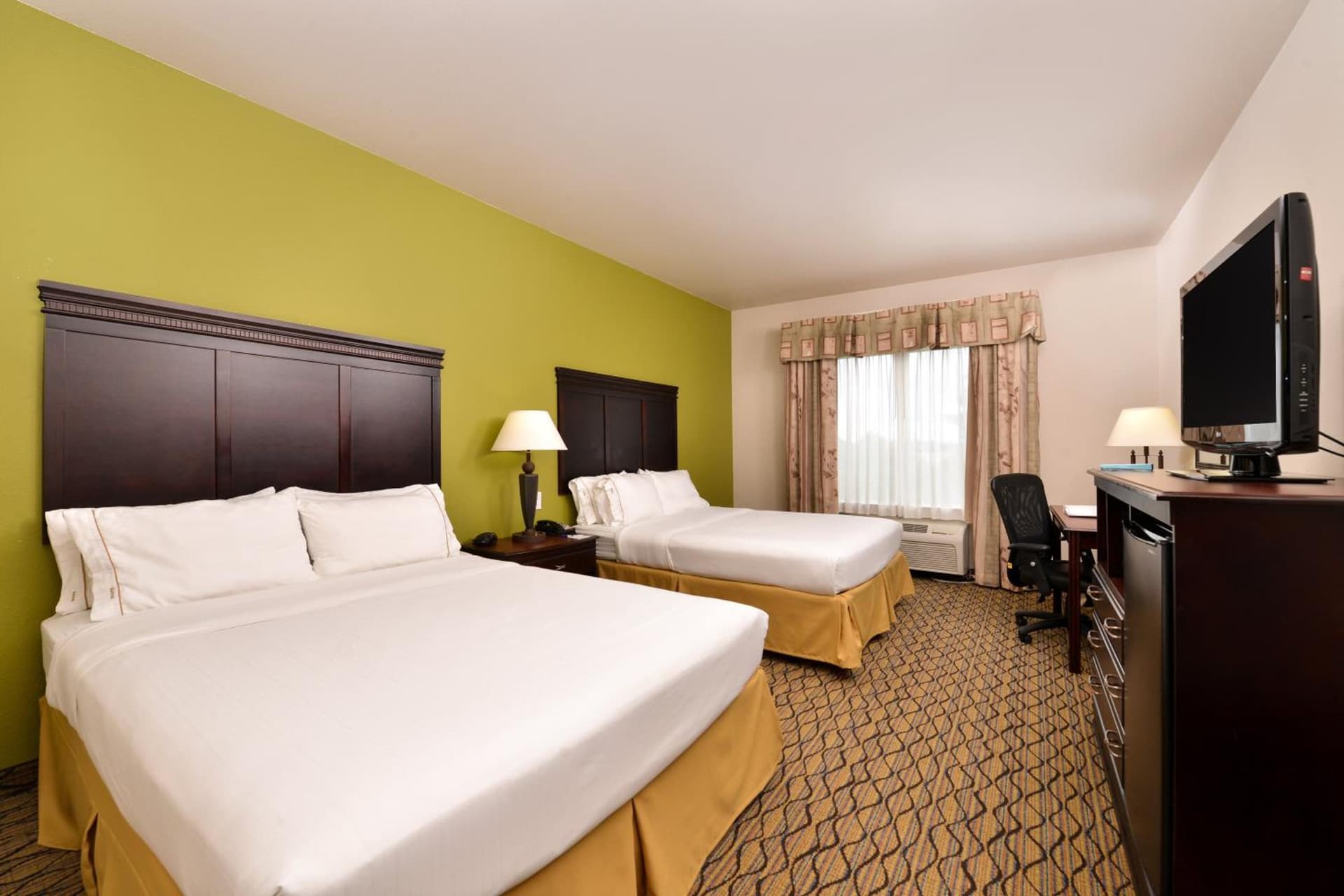 Holiday Inn Express Hotel & Suites Sherman Highway 75 by IHG interior in Sherman, TX — gallery photo 2