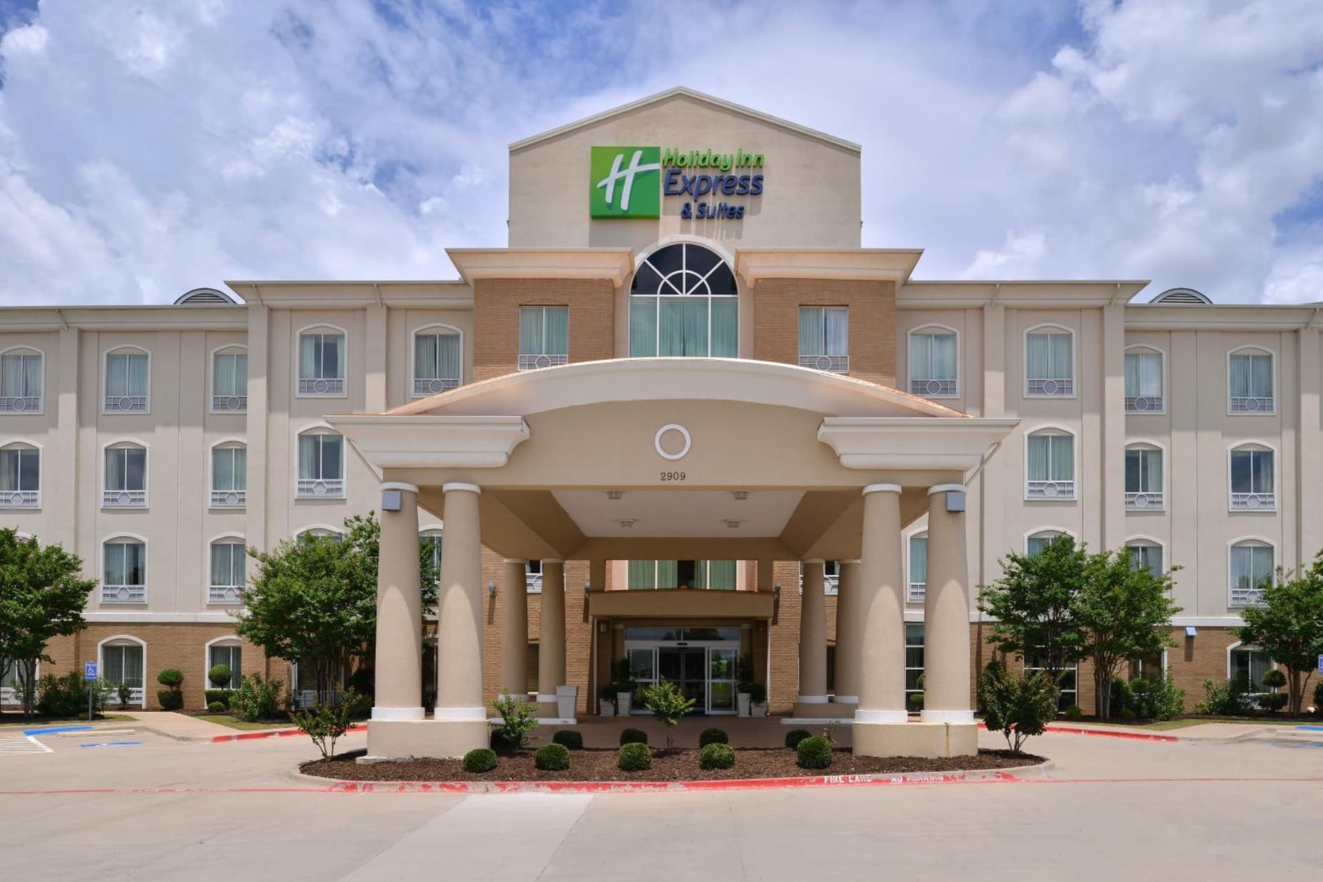 Holiday Inn Express Hotel & Suites Sherman Highway 75 by IHG featured exterior or lobby in Sherman, TX — similar hotel