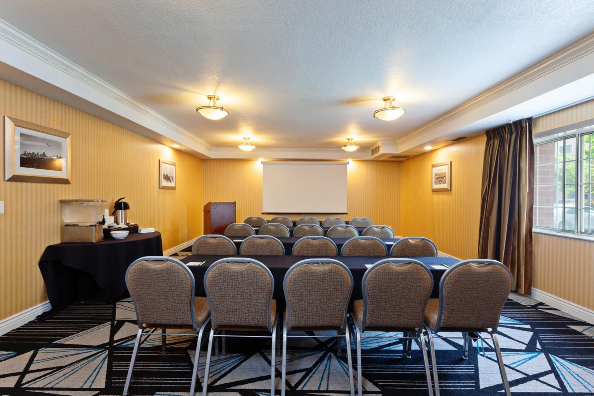 Holiday Inn & Suites San Mateo - SFO by IHG gallery photo in San Mateo, CA — image 24