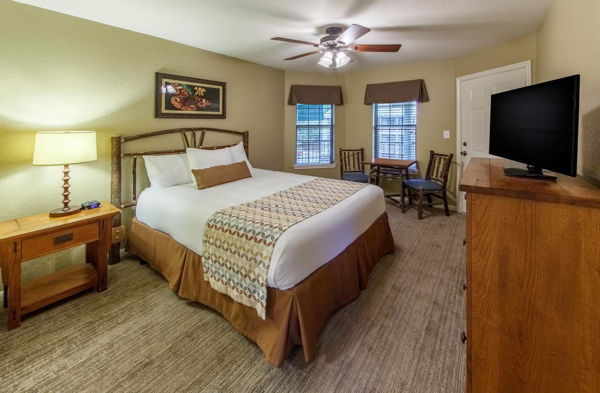 Holiday Inn Club Vacations Piney Shores Resort at Lake Conroe property views in Conroe, TX — gallery photo 3