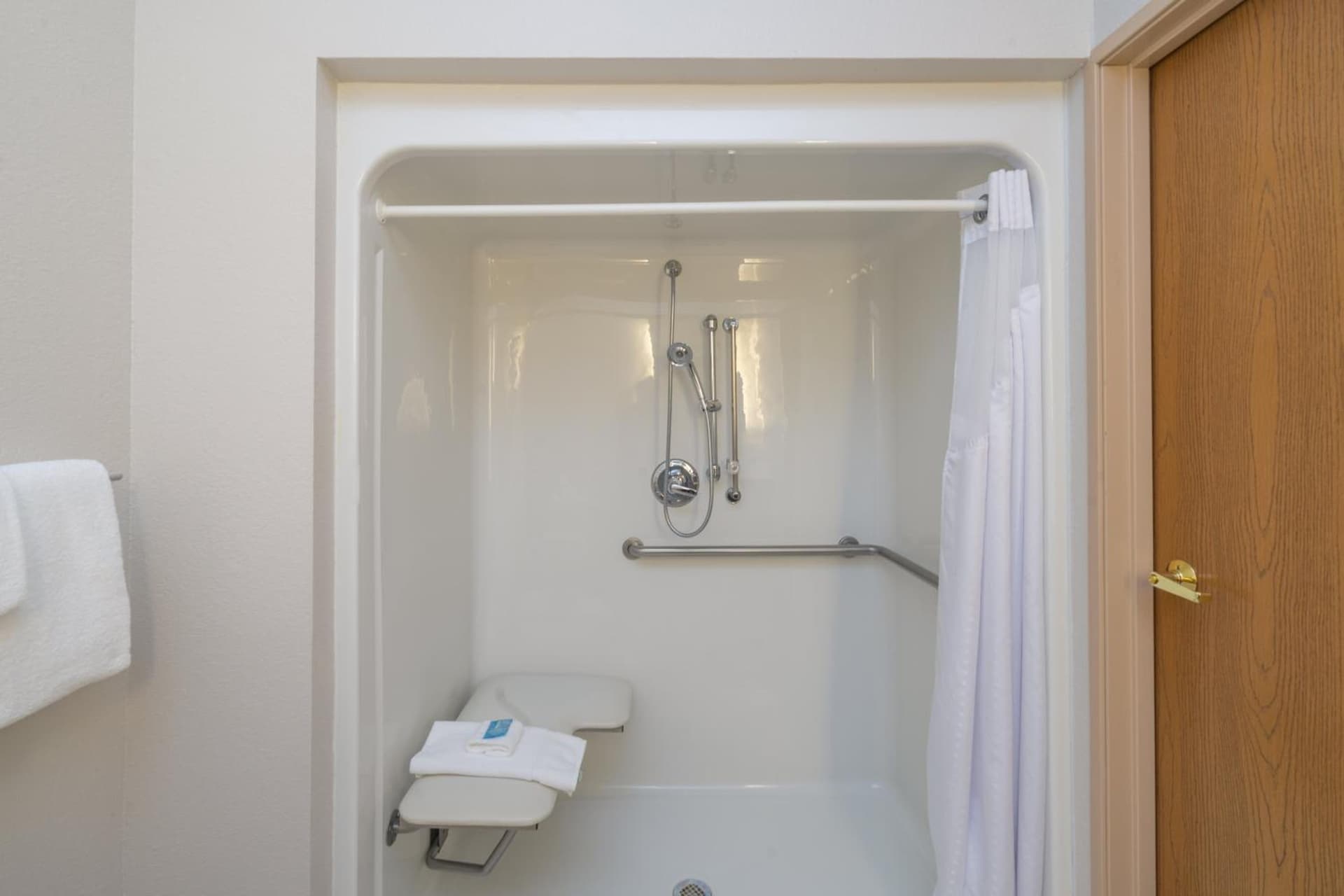 Holiday Inn Express Hotel Howe / Sturgis by IHG gallery photo in Howe, IN — image 23