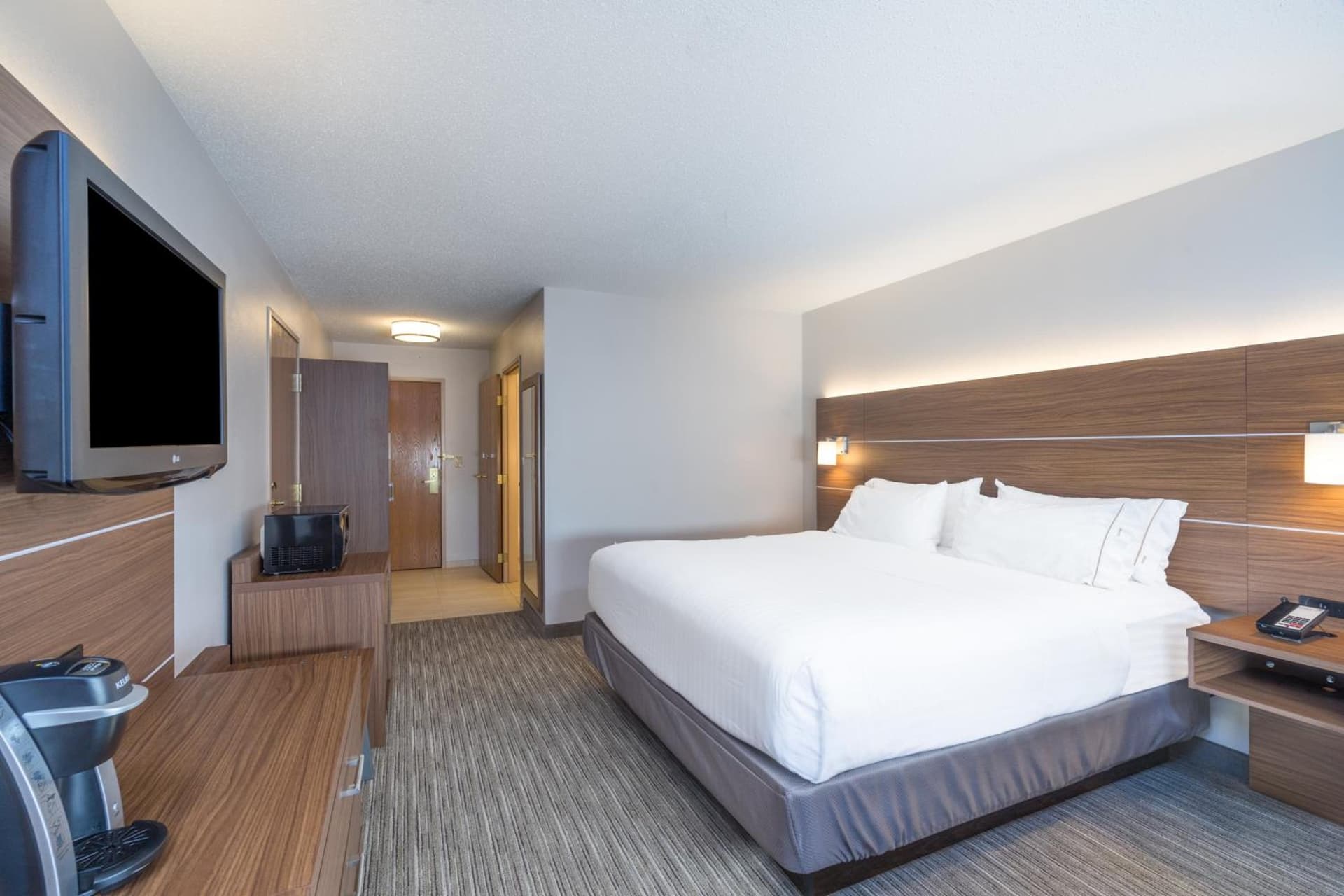 Holiday Inn Express Hotel Howe / Sturgis by IHG gallery photo in Howe, IN — image 37