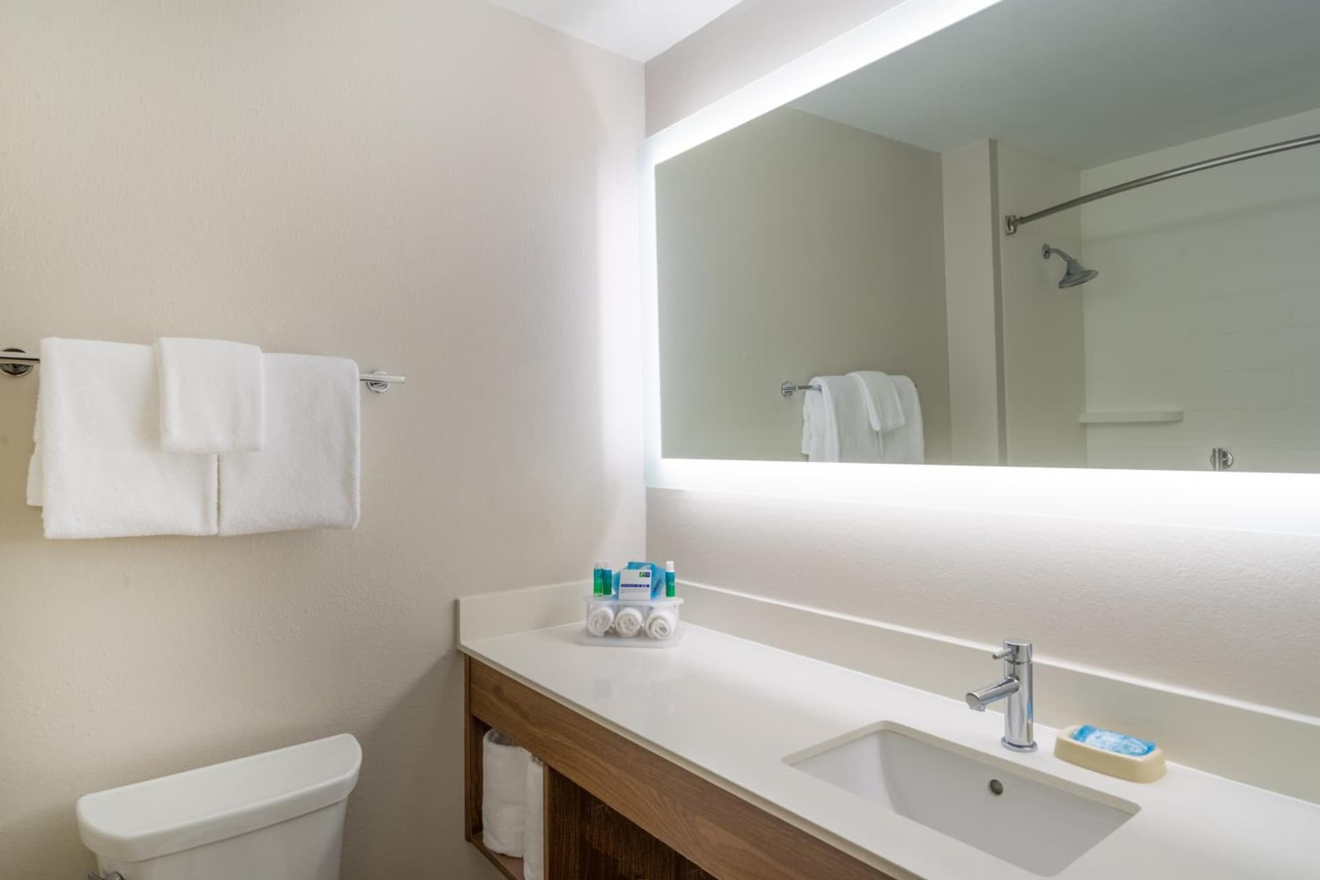 Holiday Inn Express Hotel Howe / Sturgis by IHG gallery photo in Howe, IN — image 22